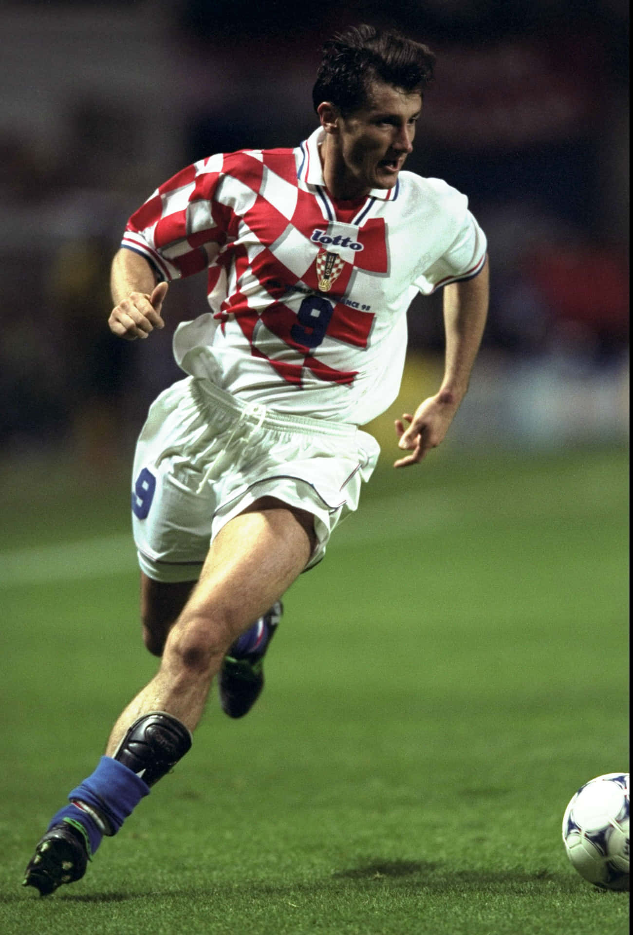 Davor Suker in Action during a Football Match for Croatia Wallpaper