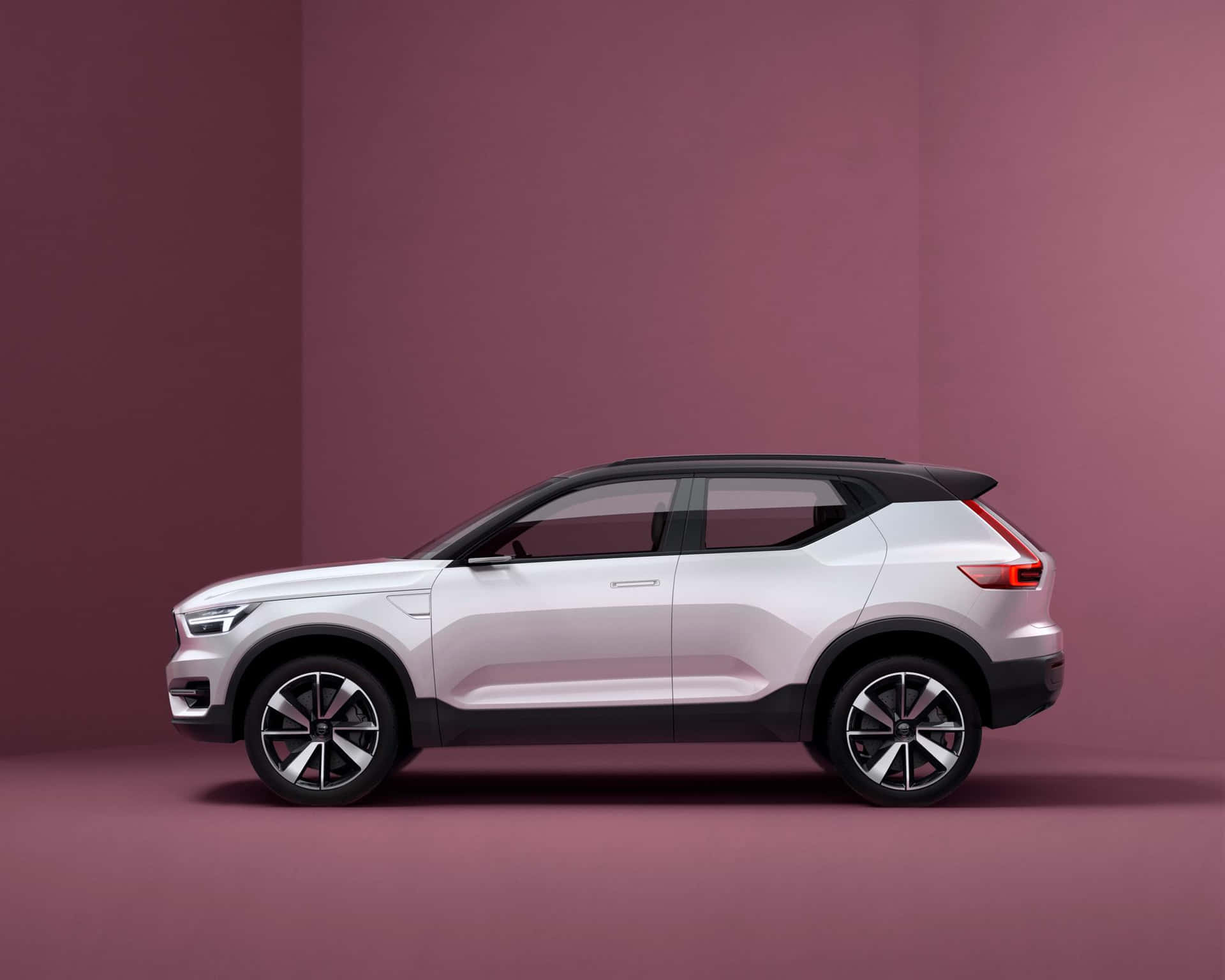 Dazzling View Of Volvo Xc40 In Rugged Terrain Wallpaper
