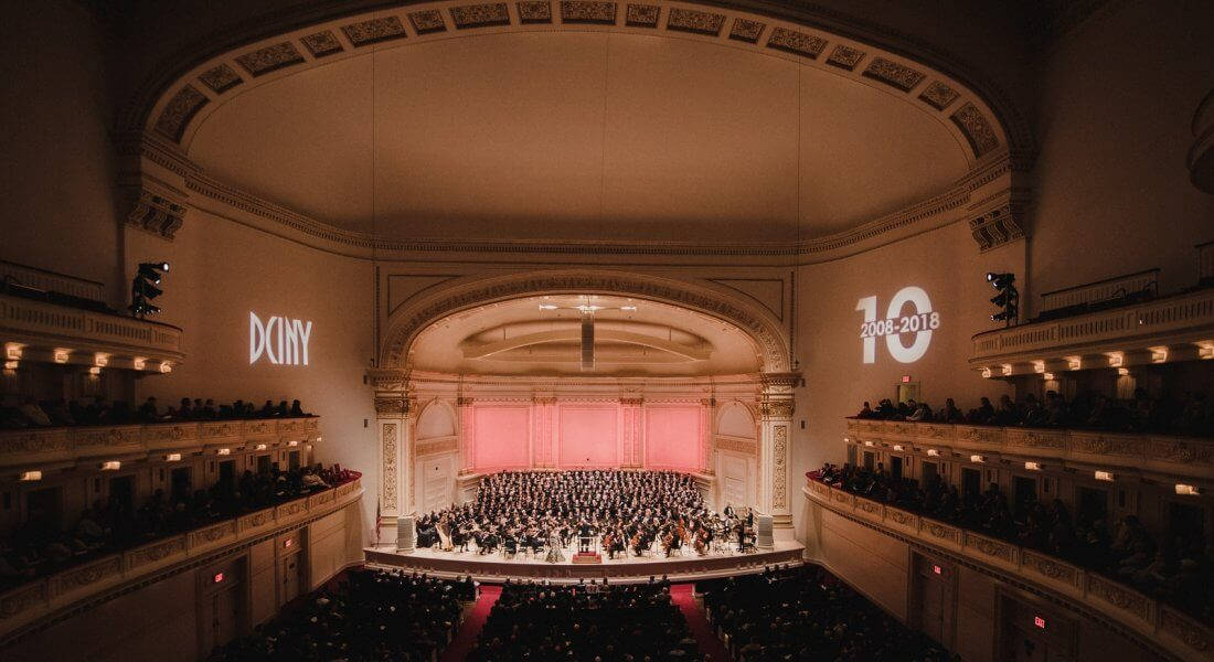Dciny10º Anniversario Carnegie Hall Sfondo