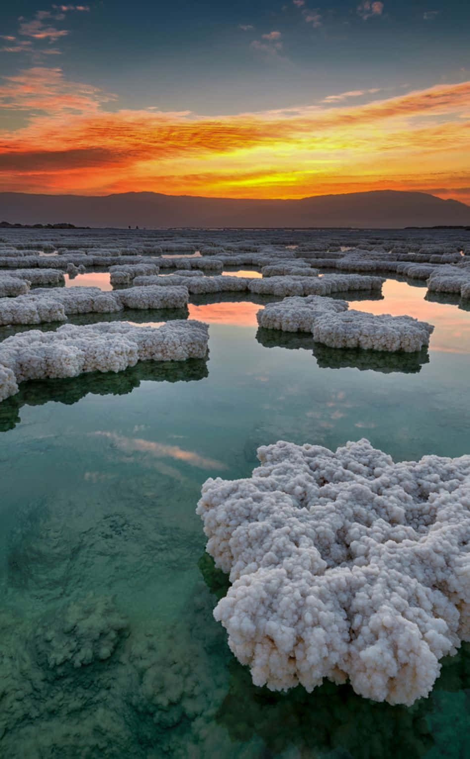 Dödahavets Steniga Saltformationer. Wallpaper