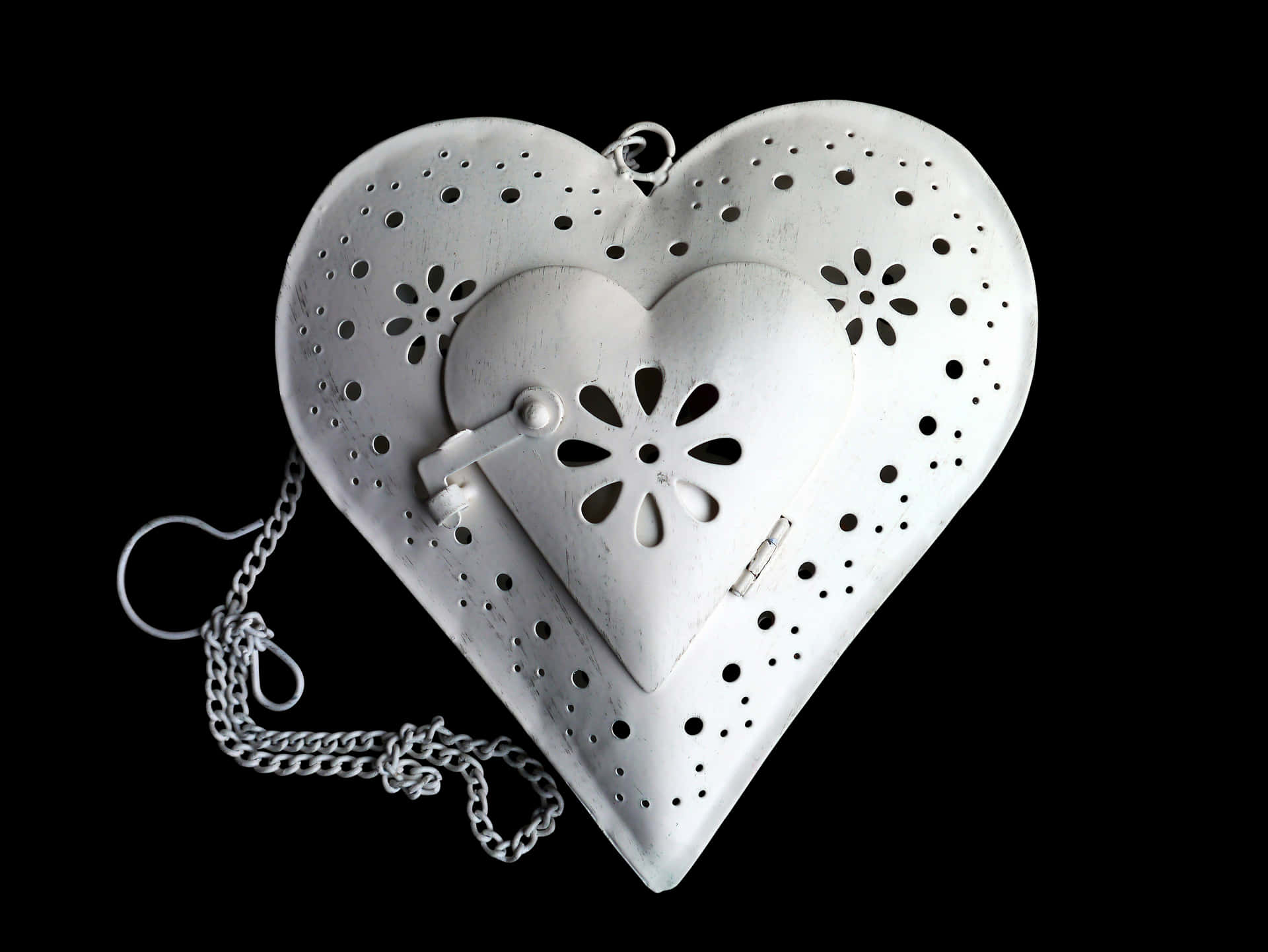 Decorative Metal Heart Pendant PNG