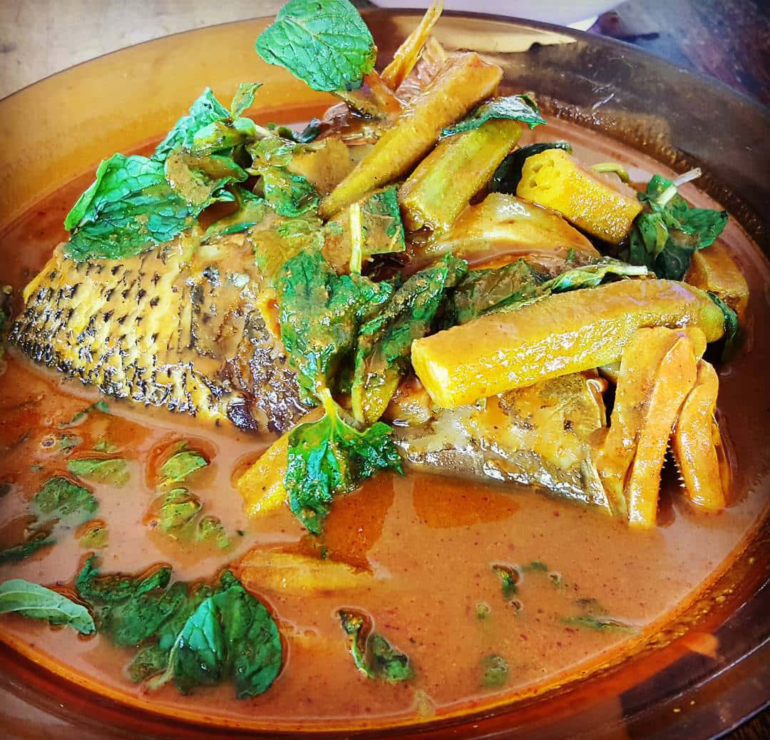 Deliciosoplato De Curry De Cabeza De Pescado Al Estilo Familiar Fondo de pantalla