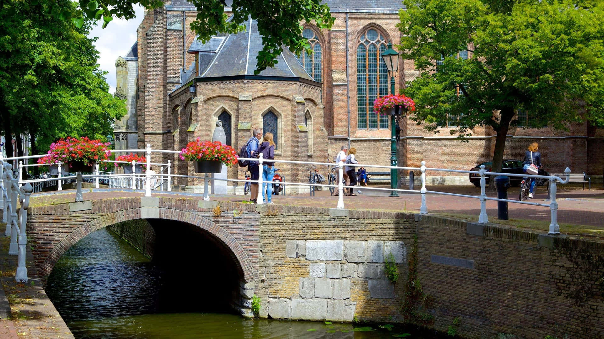 Jembatan Kanal Delft Pemandangan Musim Panas Wallpaper