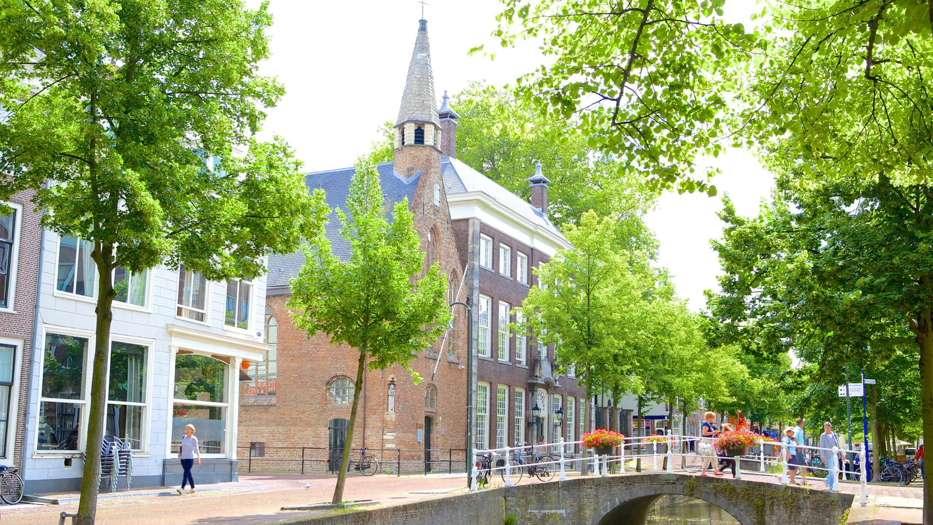 Delft Summer Canal Scene Wallpaper