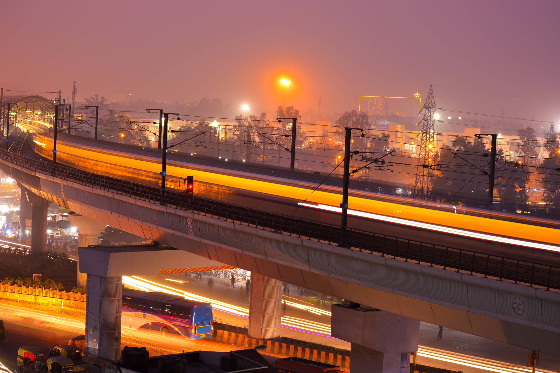 Delhi Train Cityscape Picture