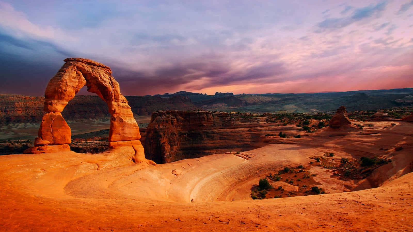 Delicate Arch Sunset Glow Arches National Park Wallpaper