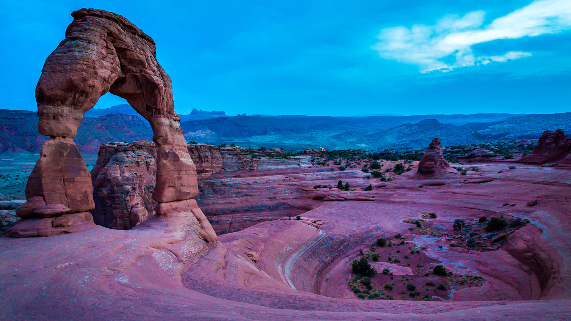Delicate Arch View Under Blue Sky Wallpaper