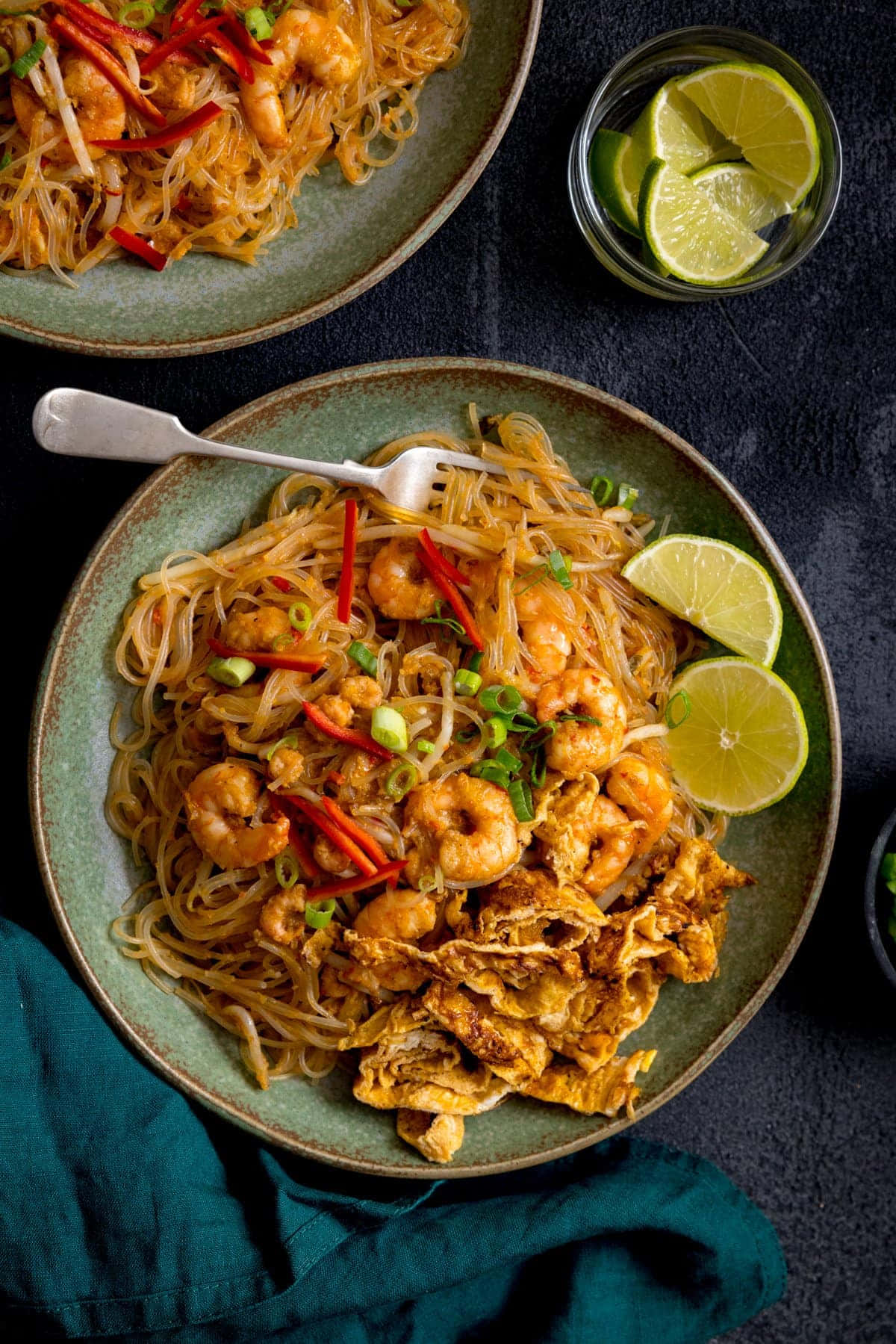 Deliciosoy Colorido Plato De Fideos Servido En Un Tazón.