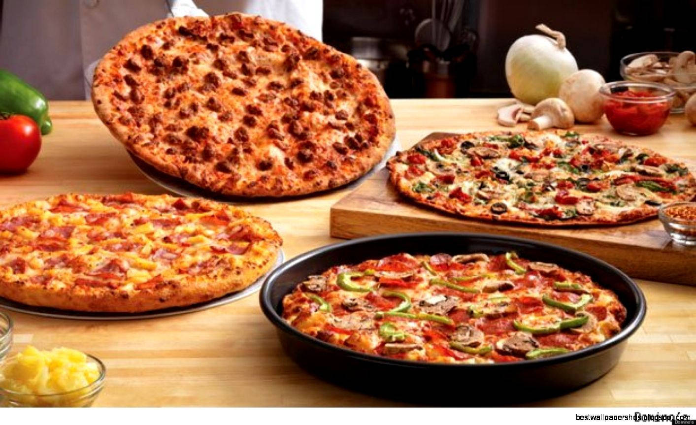 Delicious Domino's Pizza Topped With Fresh Ingredients Wallpaper