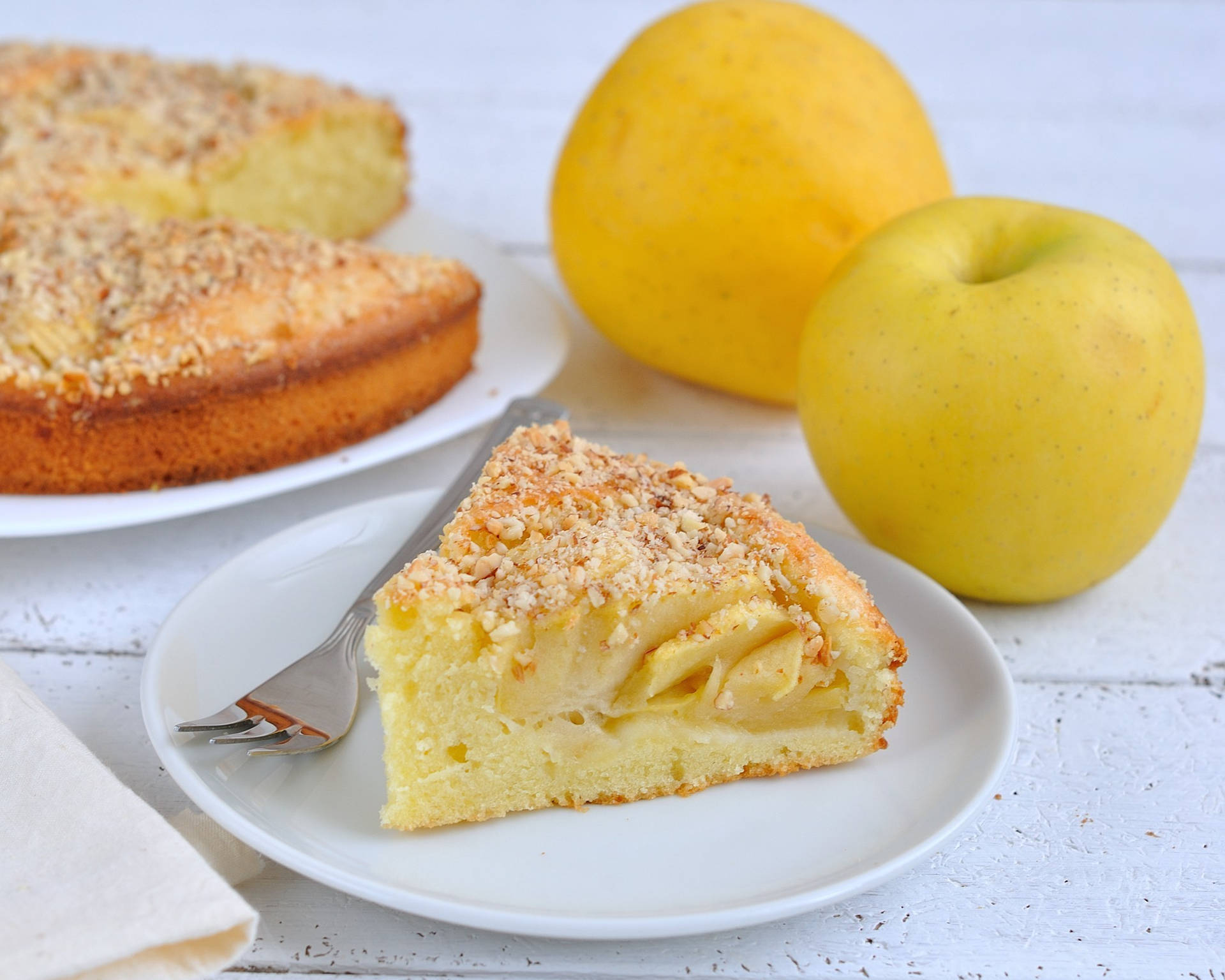Delicious Pie With Yellow Apples