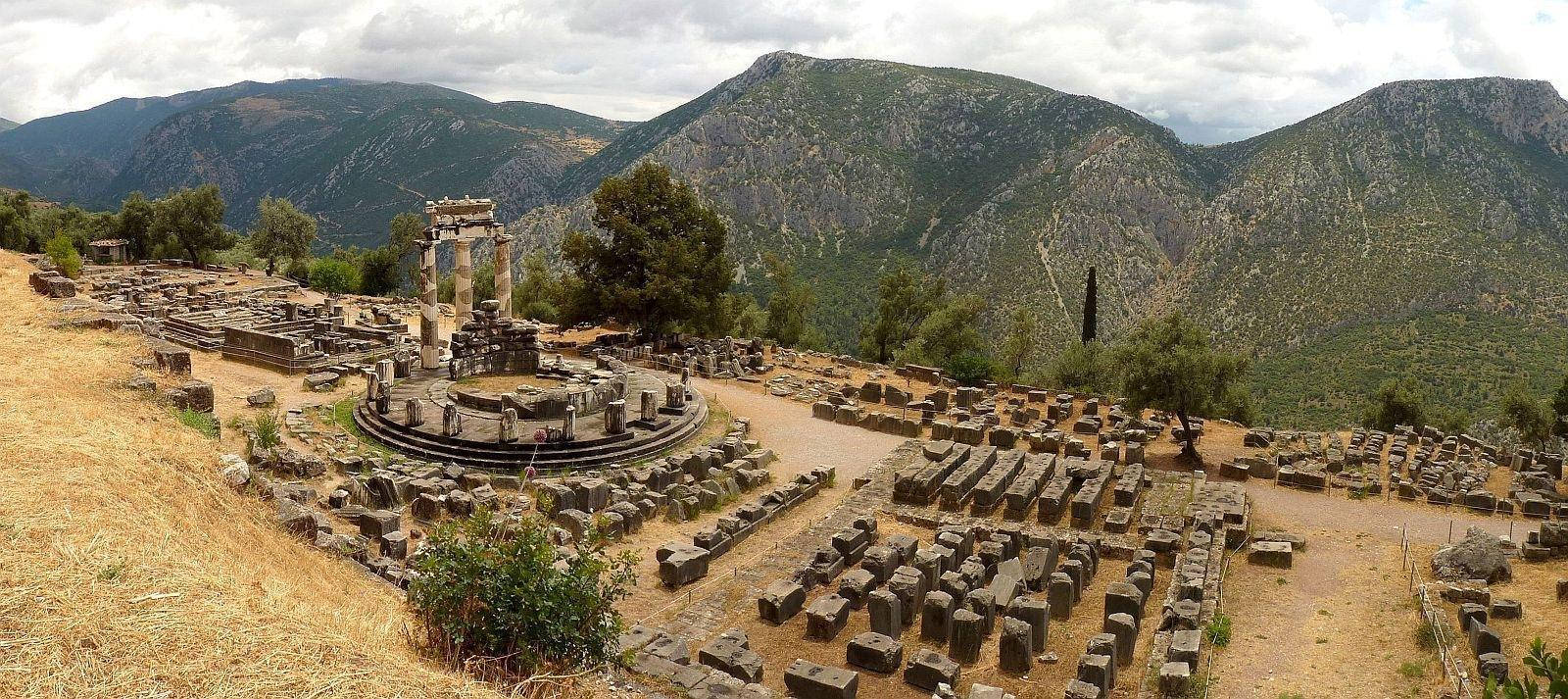 Delphi Parnassus View Wallpaper