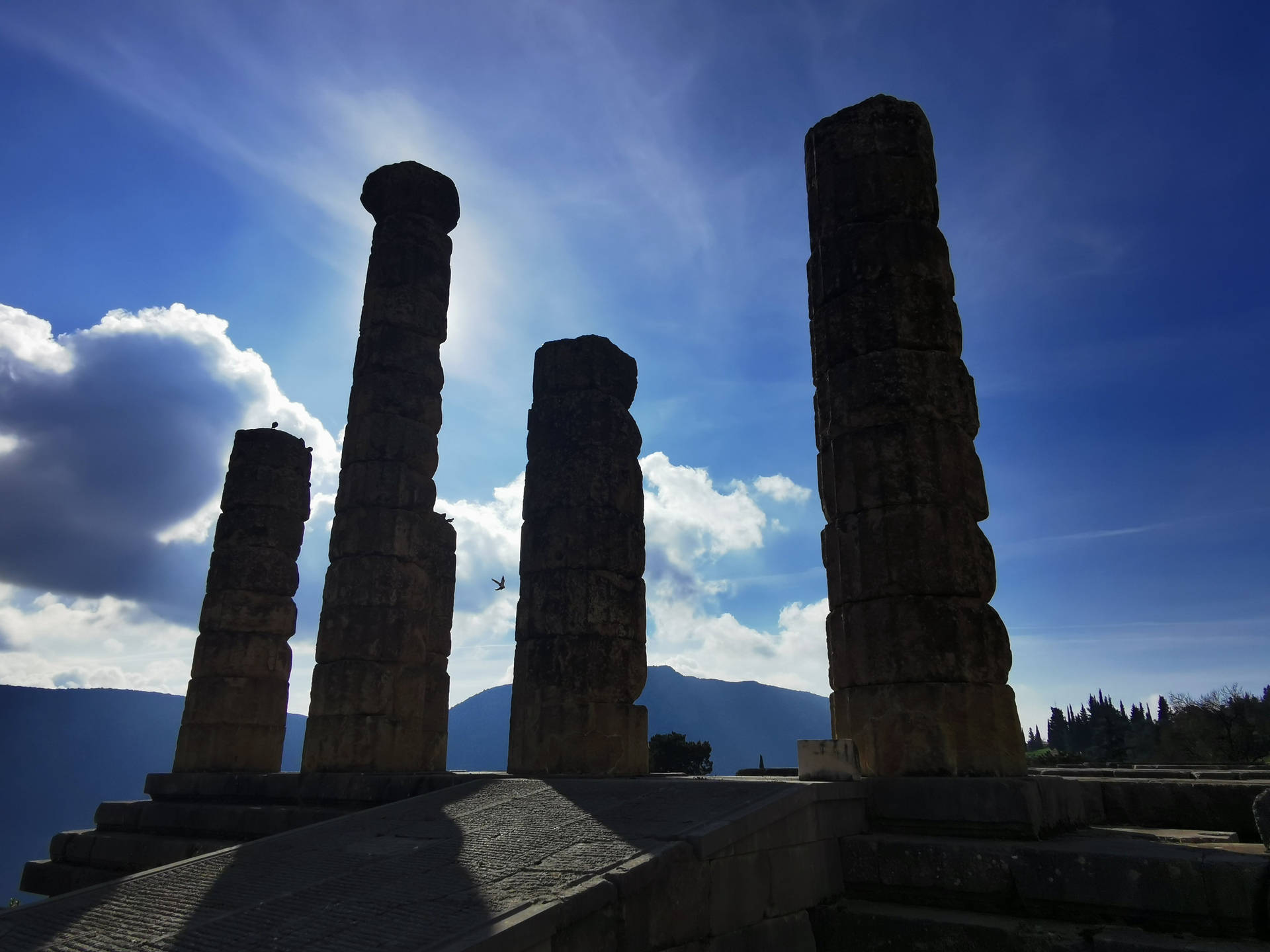 Siluetadel Templo De Delfos Fondo de pantalla