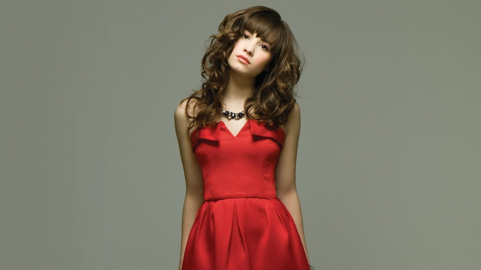 Demi Lovato Sexy Red Dress Wallpaper
