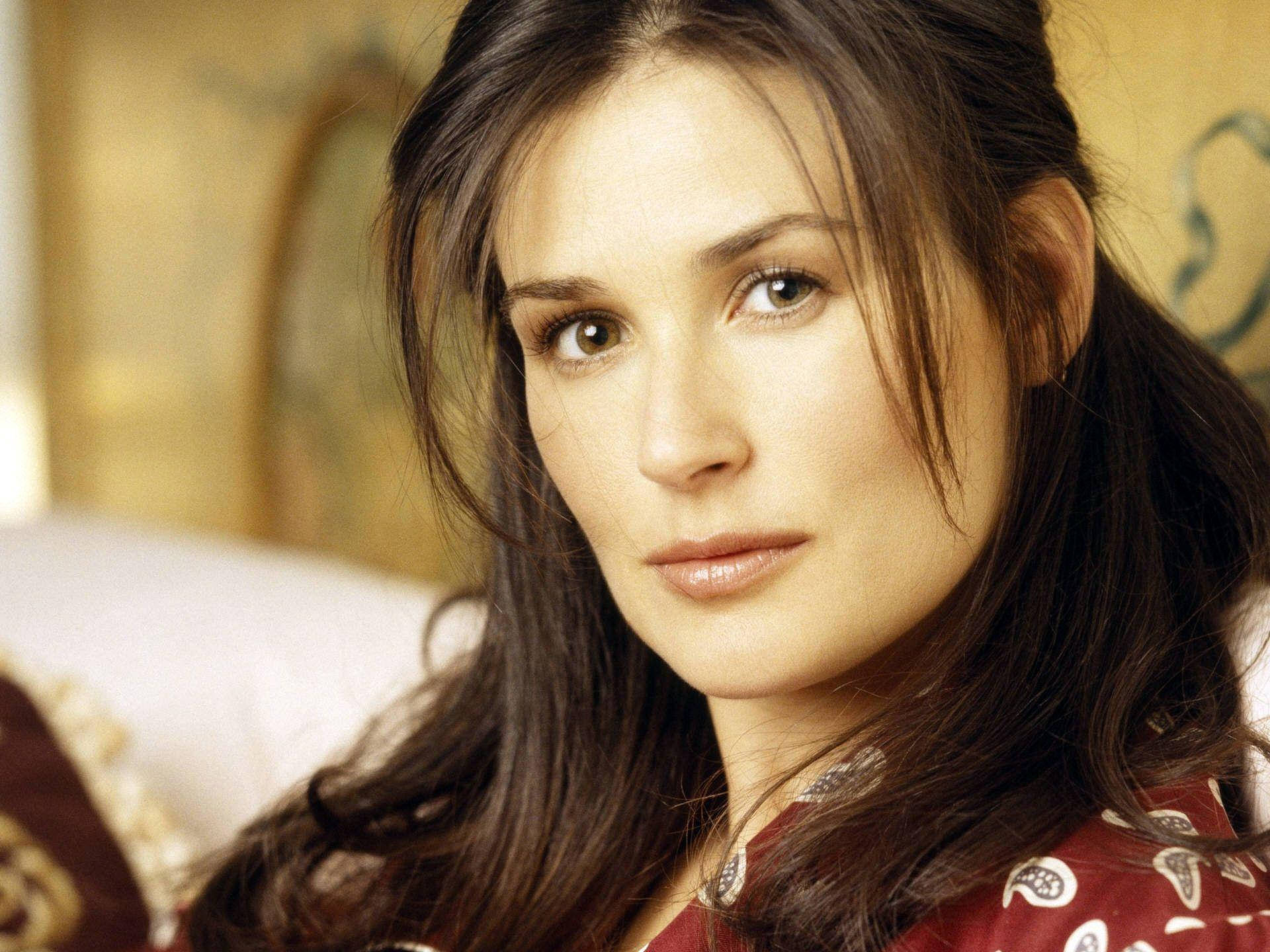 Demi Moore 1994 Instyle Cover Image Close Up Wallpaper