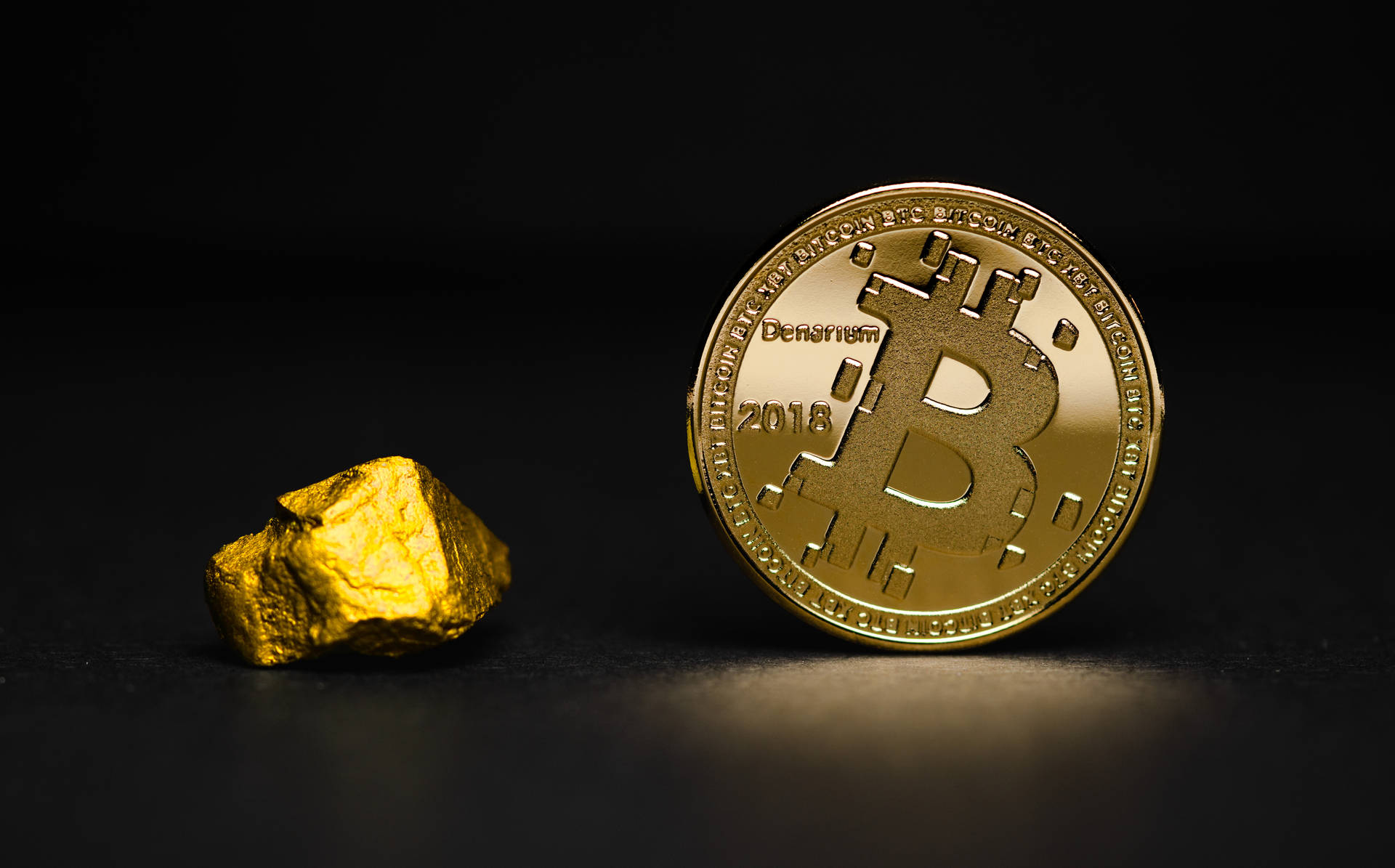 Denarium Custom Gold Plated Bitcoin Picture