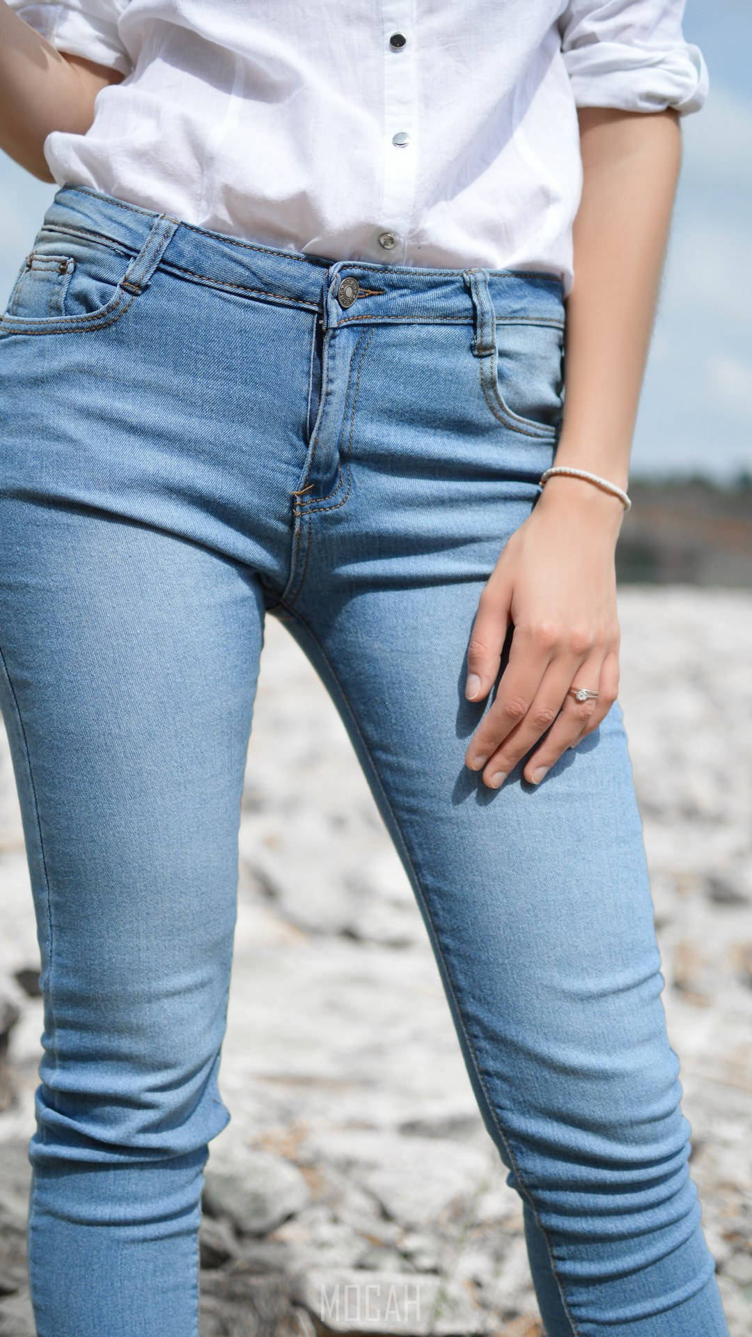 Denim Fitted Jeans For Women Wallpaper