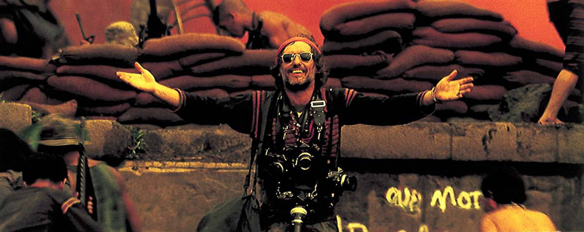 Dennis Hopper War Drama Apocalypse Now Wallpaper