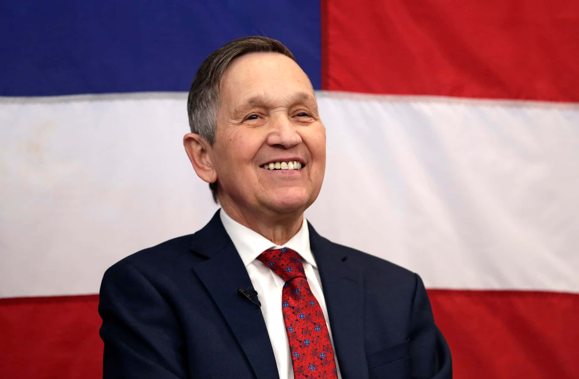 Dennis Kucinich With Adorable Smile Wallpaper