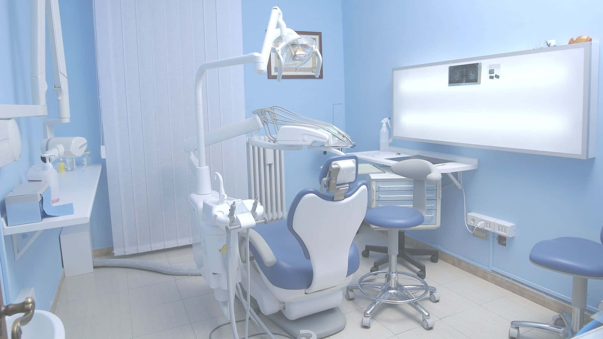 Dentistache Esamina La Salute Dentale Del Paziente.