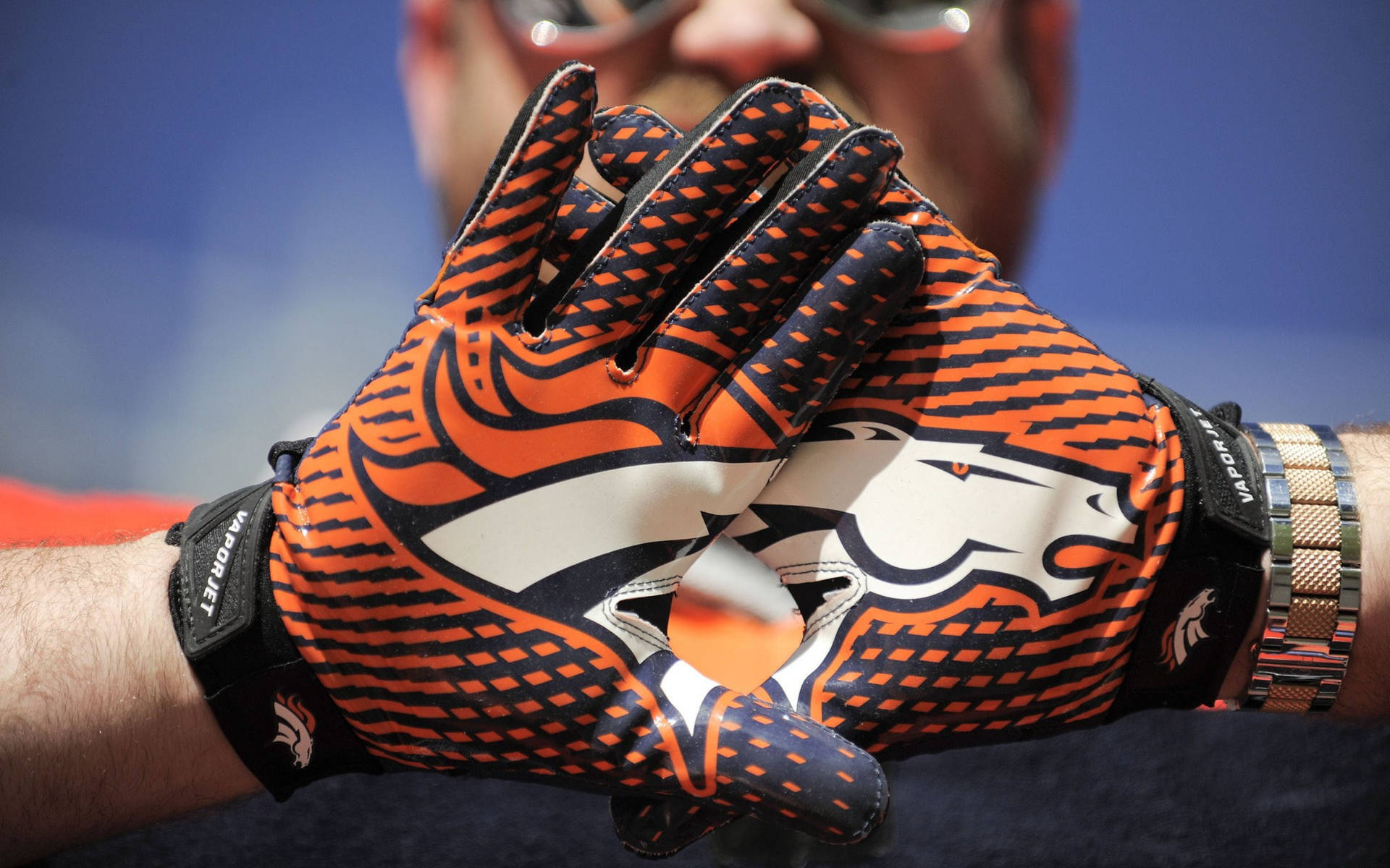 Denver Broncos Glove Design Wallpaper