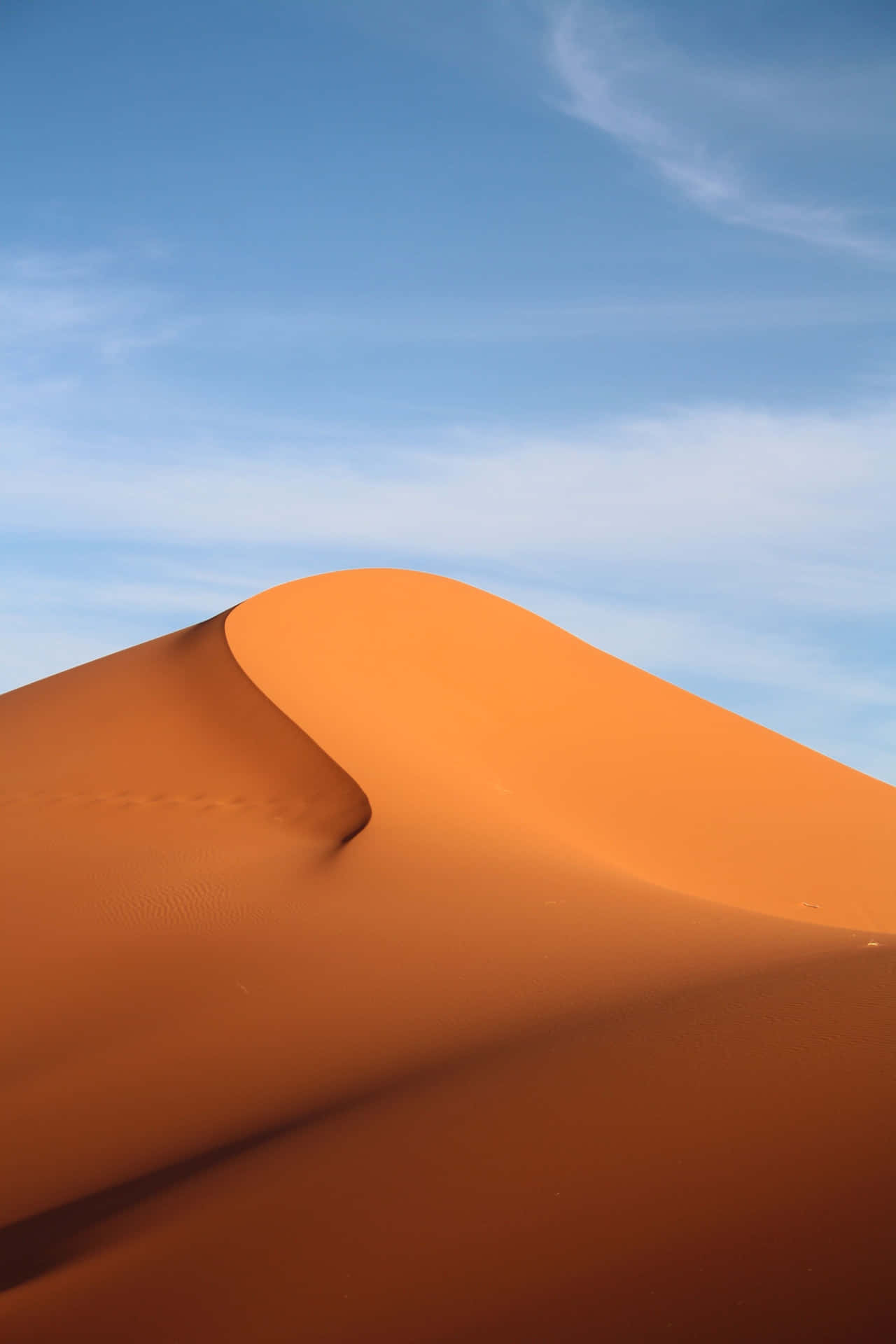 Wallpaperblå Himmel I Namib-öknen Iphone-bakgrundsbild. Wallpaper