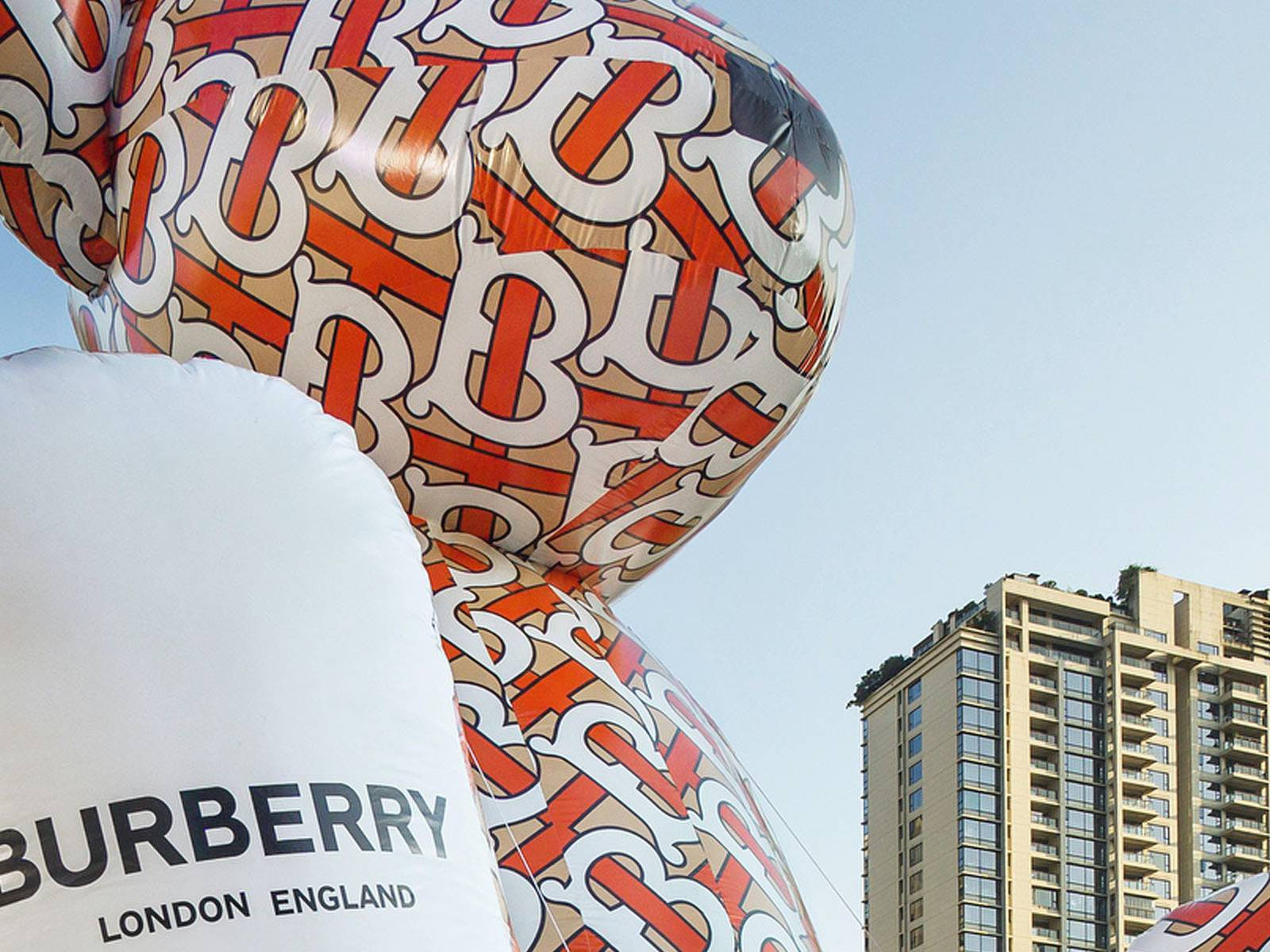 Download Designer Inflatable With Burberry Logo Wallpaper 