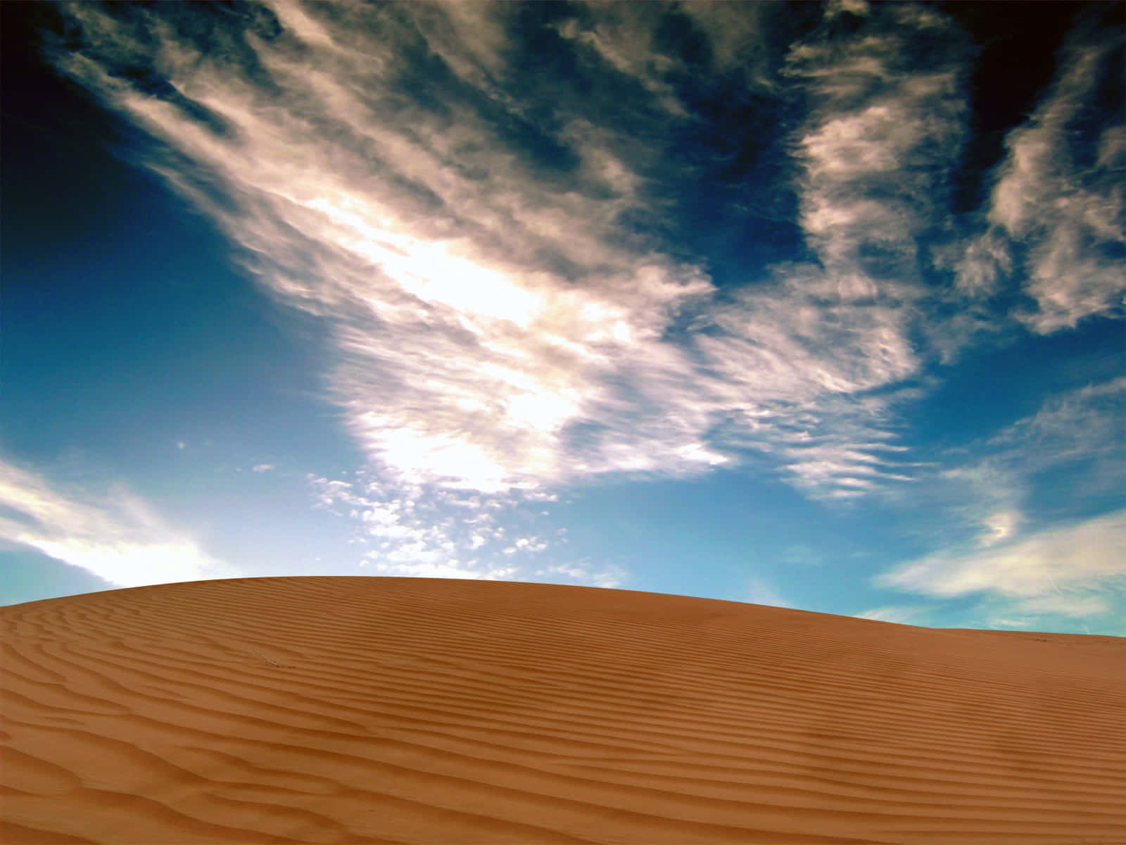 Desolate Desert Mountain Sand Wallpaper