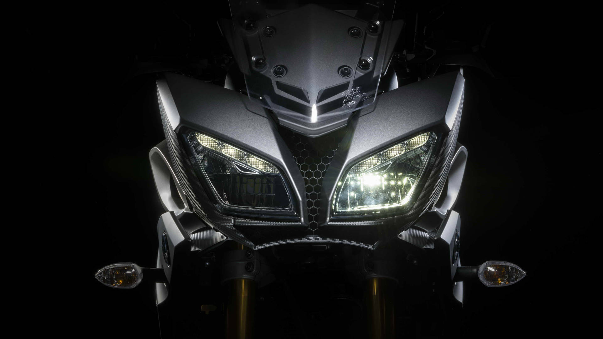 Detailed Shot Of Yamaha Mt 15 Headlights Wallpaper