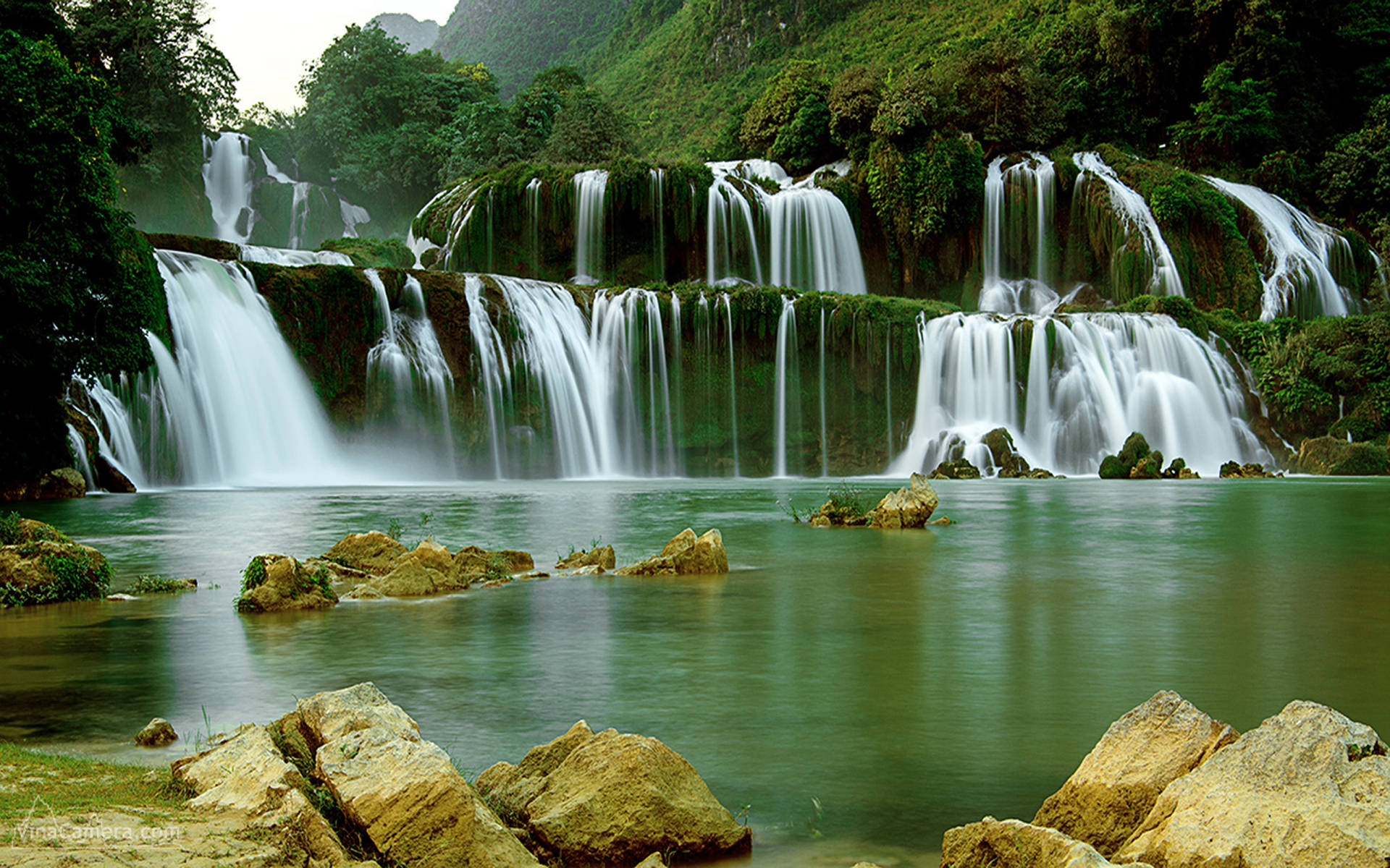 Detian Falls Vietnam Wallpaper