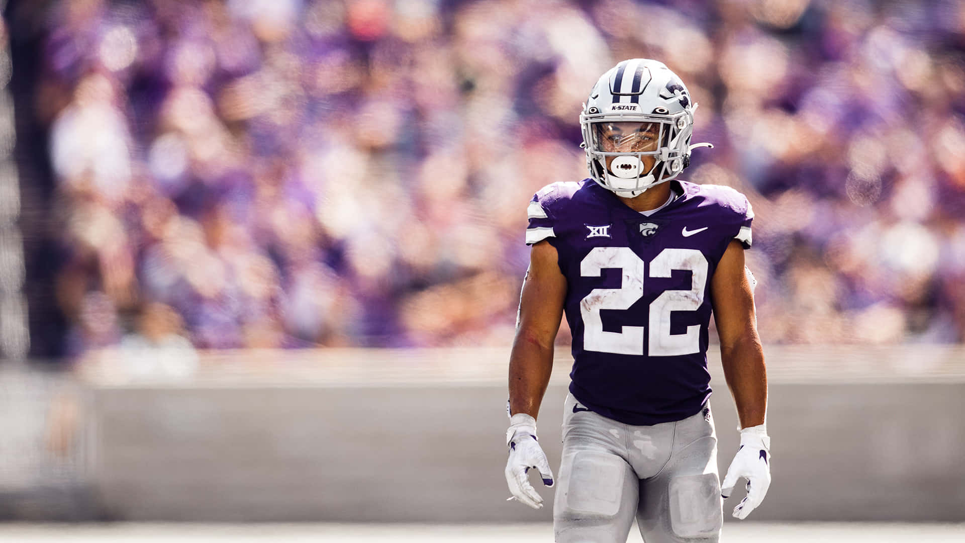 Deuce Vaughn Kansas State Football Player22 Wallpaper