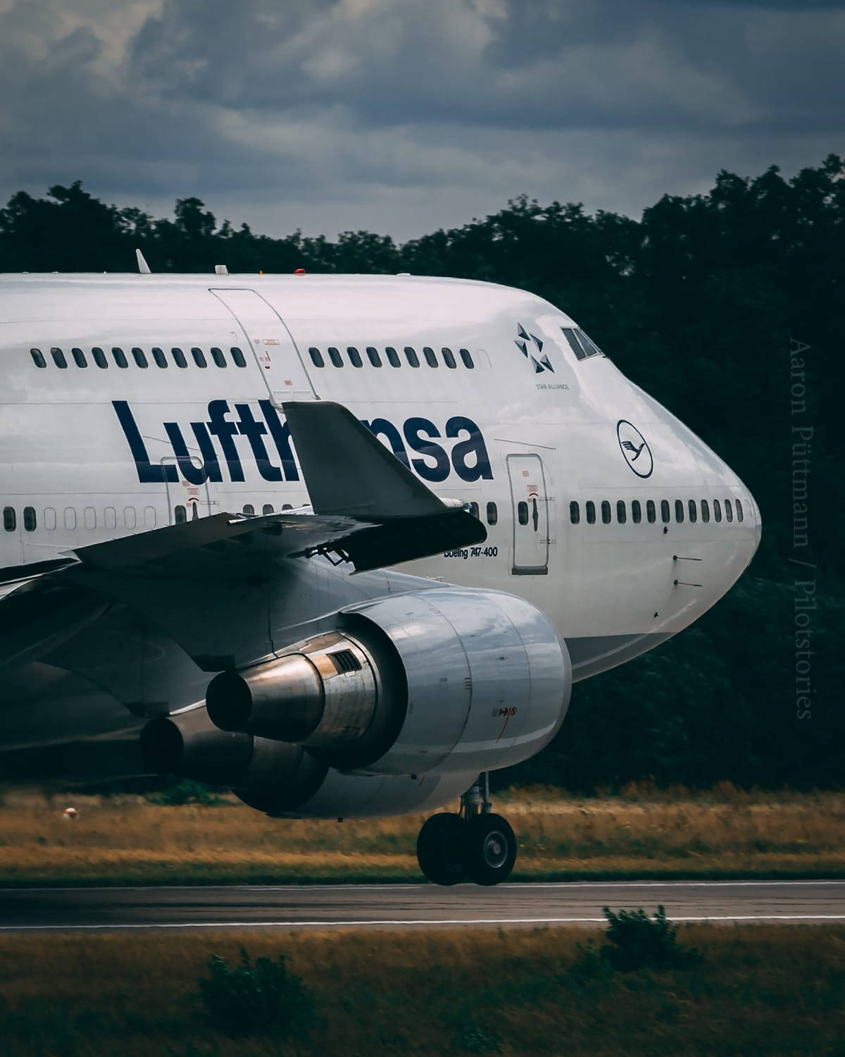 Deutsche Lufthansa Plane Aesthetic Picture