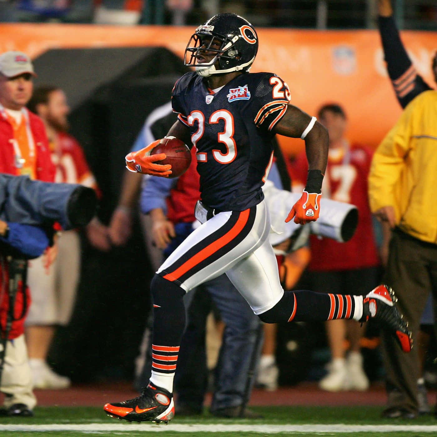 Devin Hester Berlari Di Lapangan Wallpaper