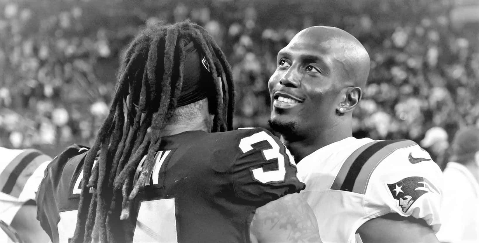 Devin Mccourty Beraksi Di Lapangan Wallpaper