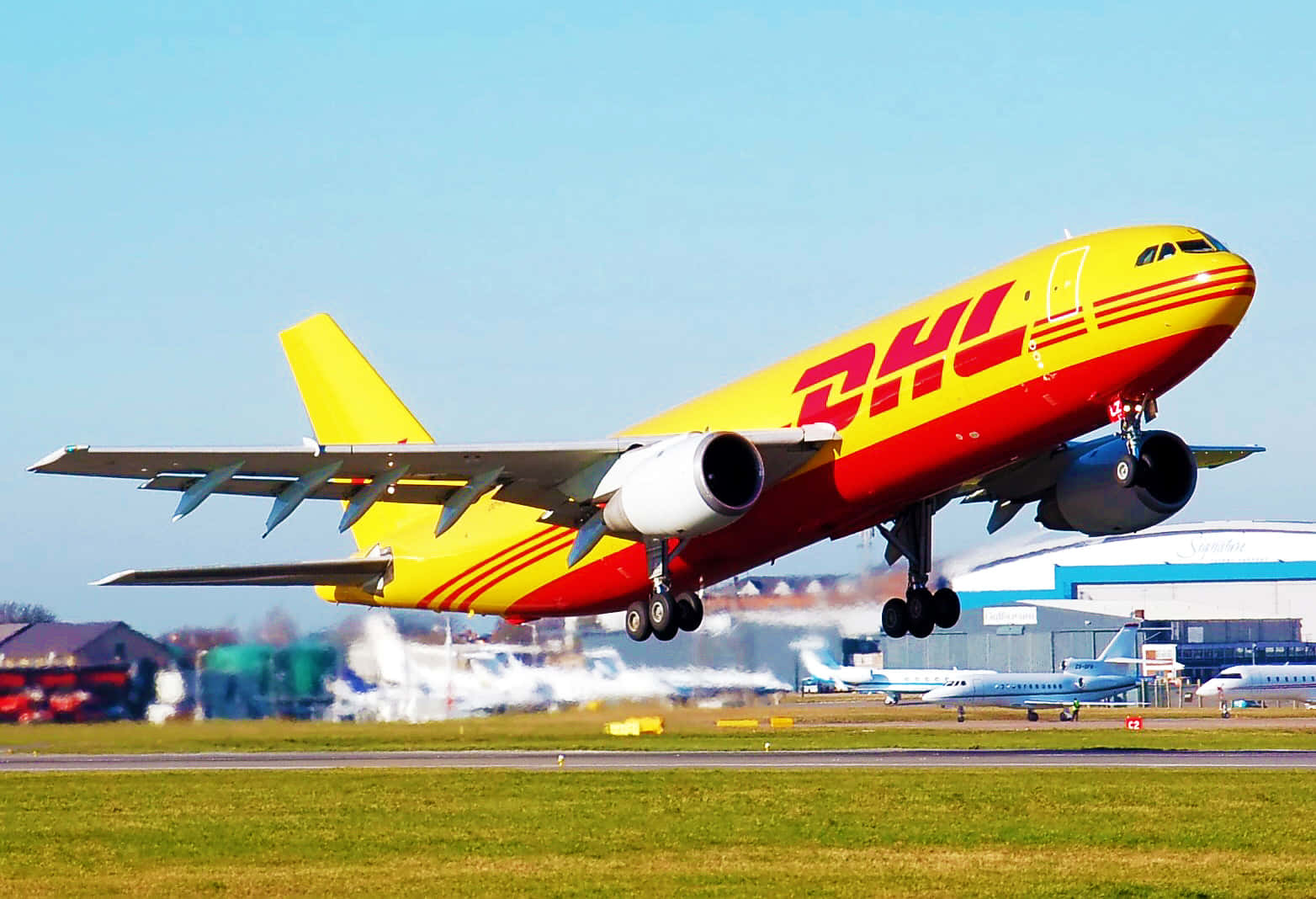 A fast and reliable international transportation network – with DHL.