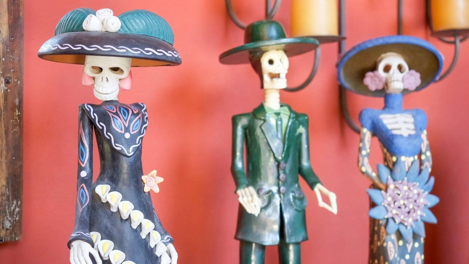 Dia De Los Muertos Three Skeletons Wide Hats Wallpaper