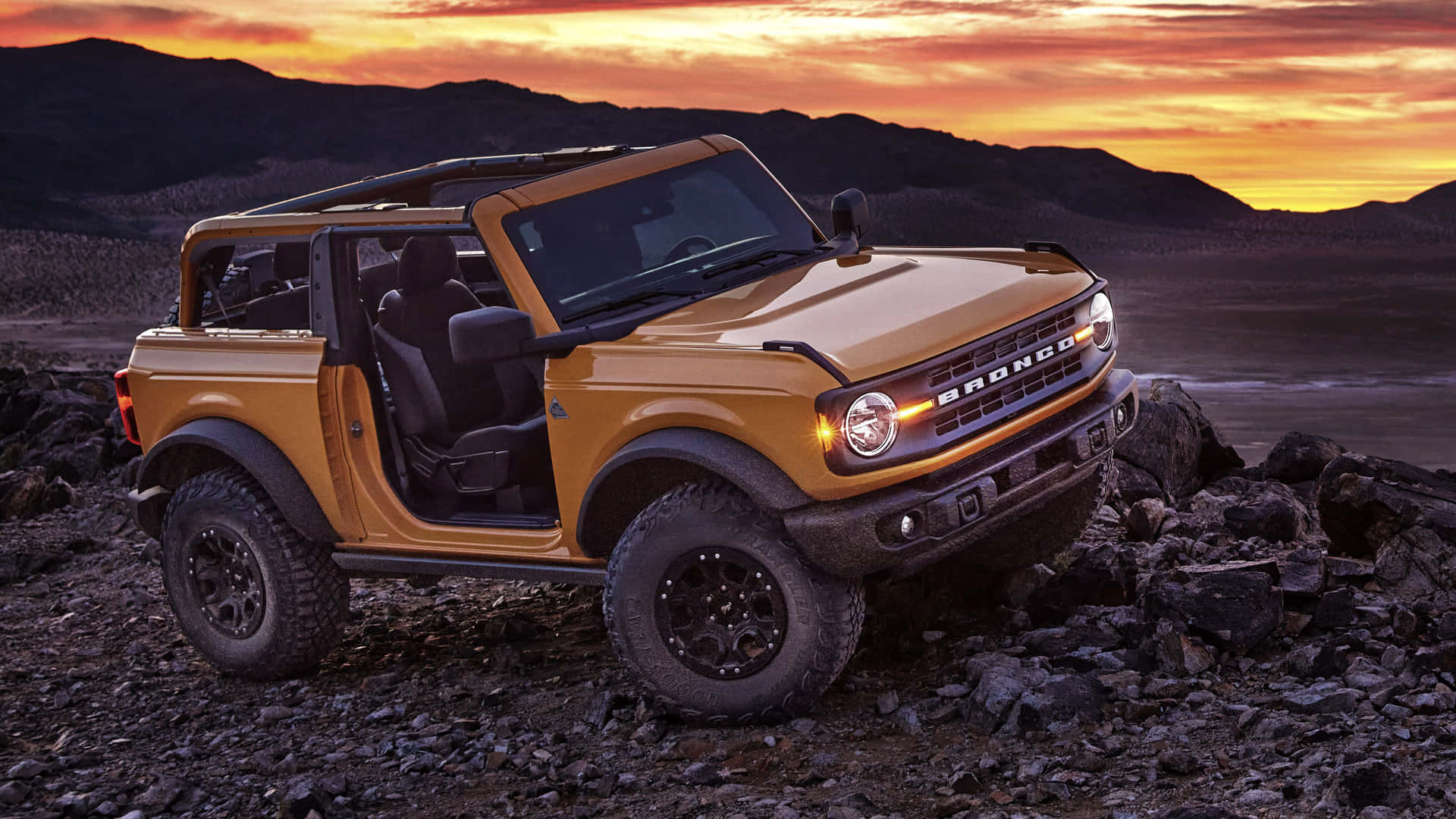 The 2020 Ford Bronco Is Shown In The Desert Wallpaper