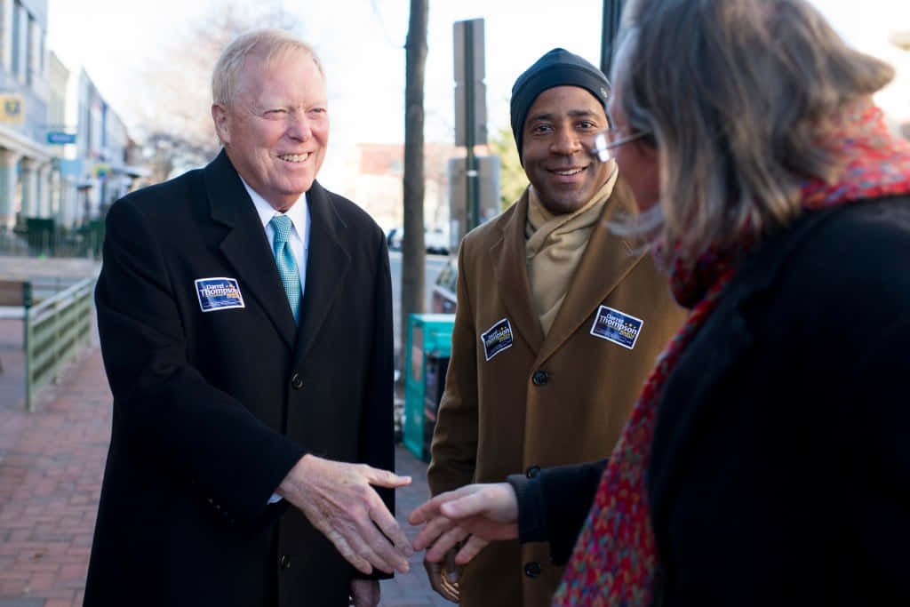 Dick Gephardt Shakes Hands With A Supporter Wallpaper
