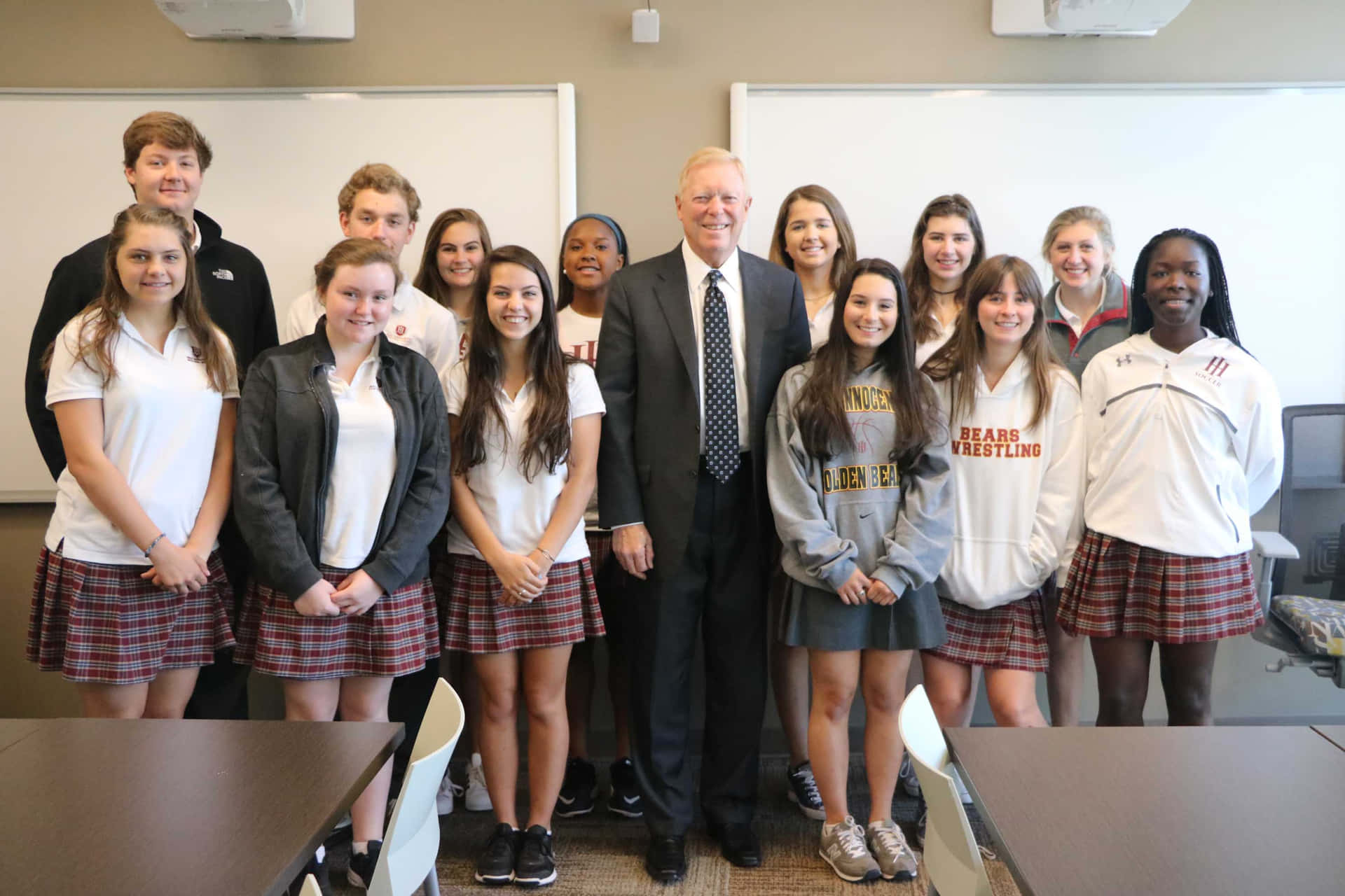 Dick Gephardt With Students Wallpaper