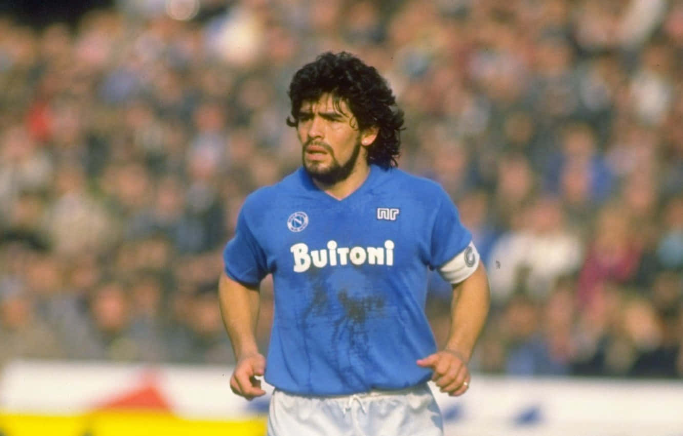 Soccer Legend Diego Maradona in Classic Uniform Wallpaper