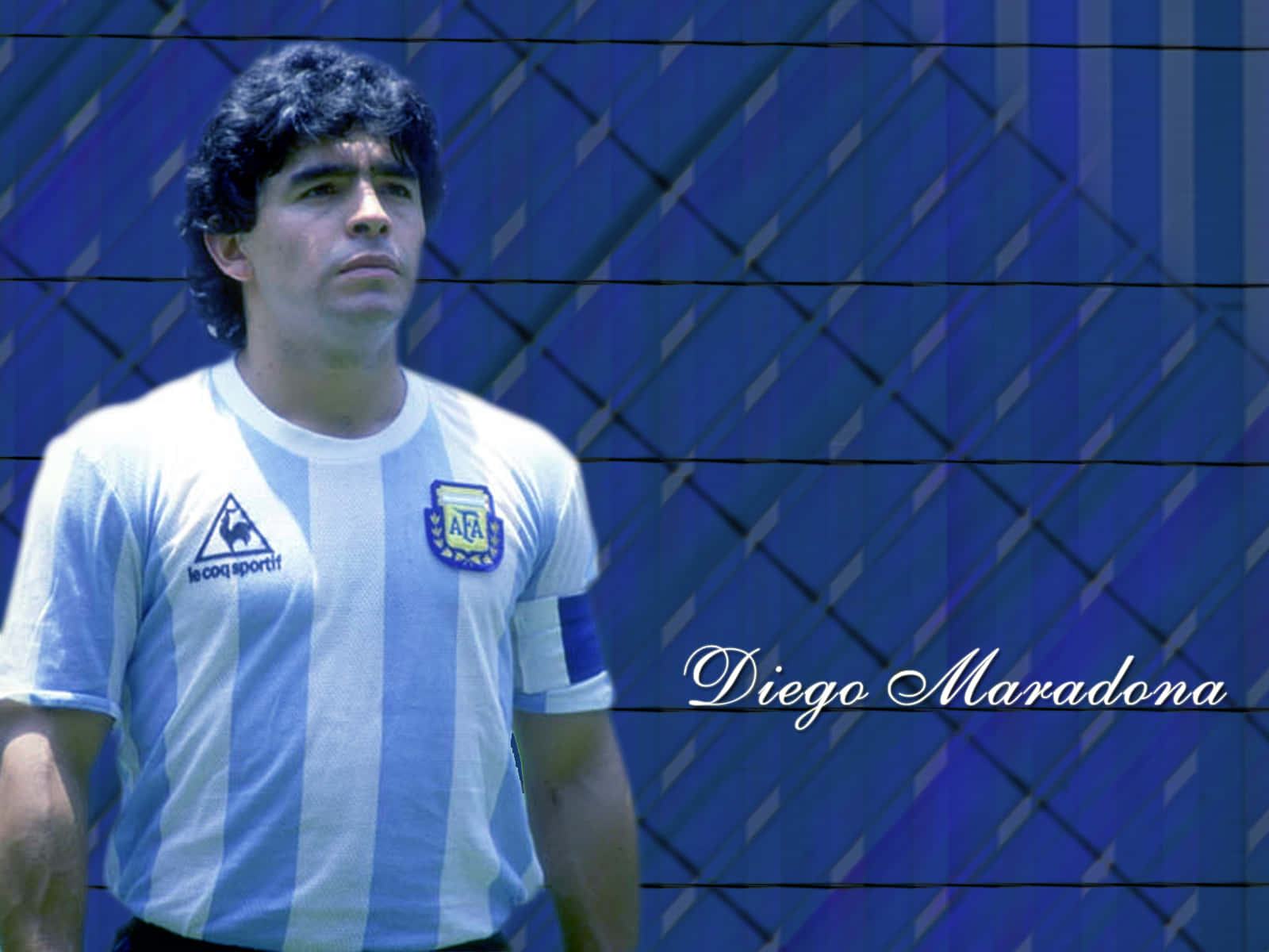 Edicióndigital De Foto De Diego Maradona, Ícono Del Fútbol. Fondo de pantalla