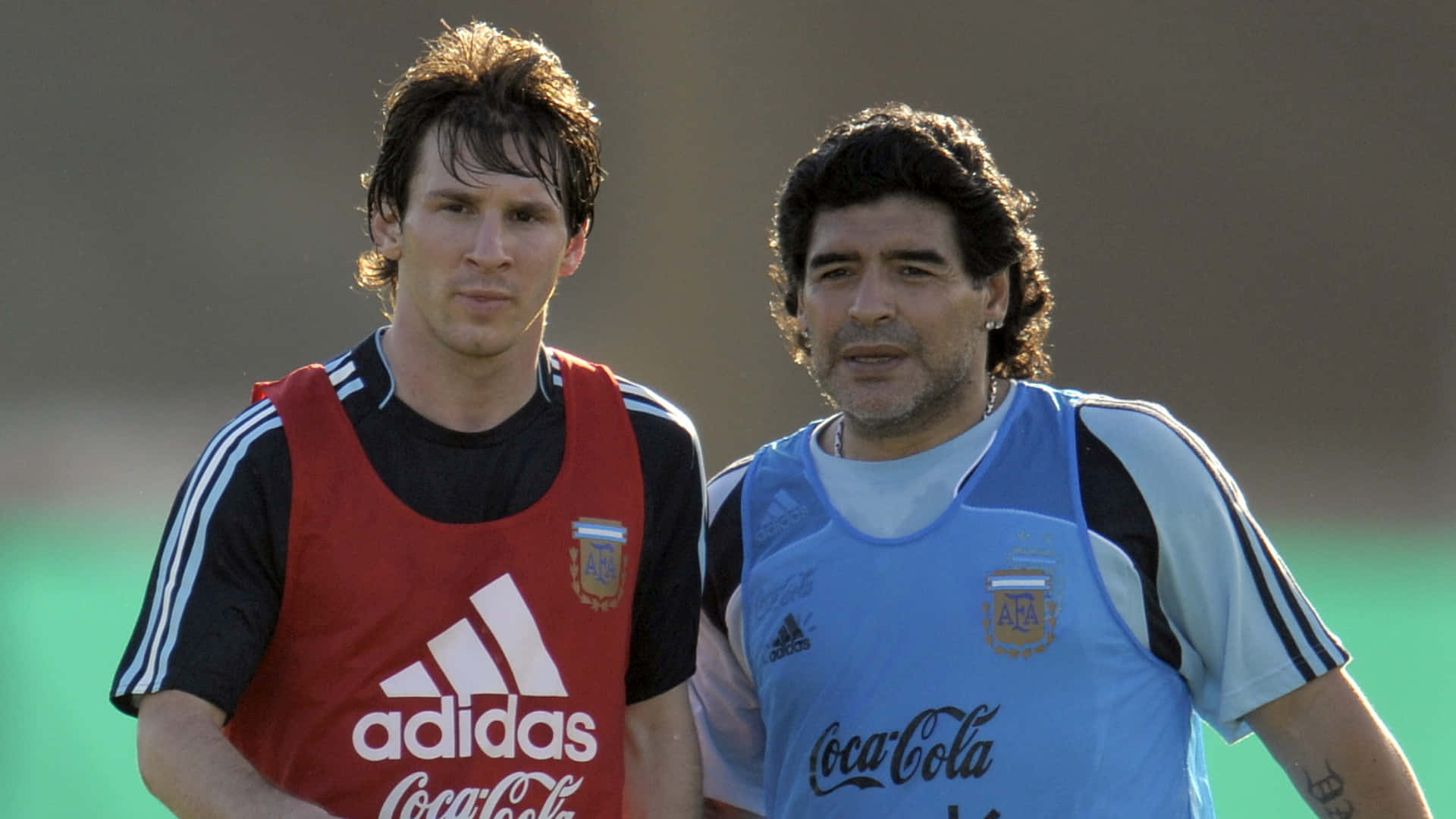 Diego Maradona og Lionel Messi Fodboldspillere Tapet Wallpaper