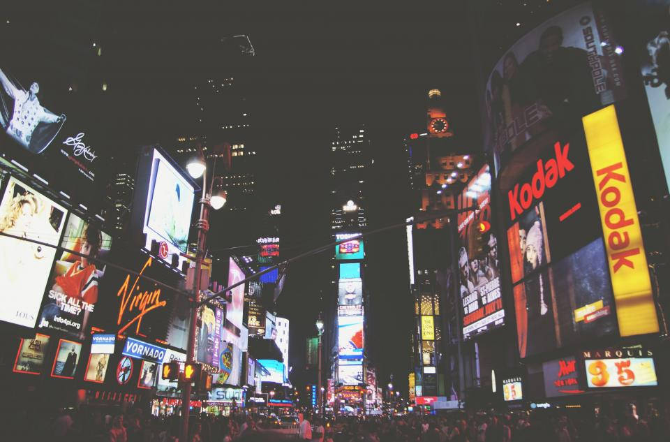 Digitalebildschirme New York City Bei Nacht Wallpaper