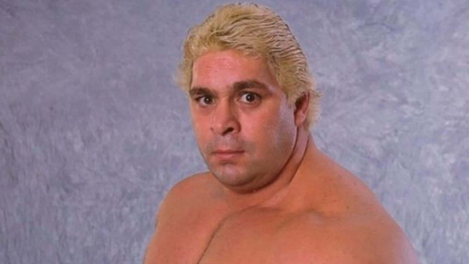 Dino Bravo iført farvet blonde hår Wallpaper