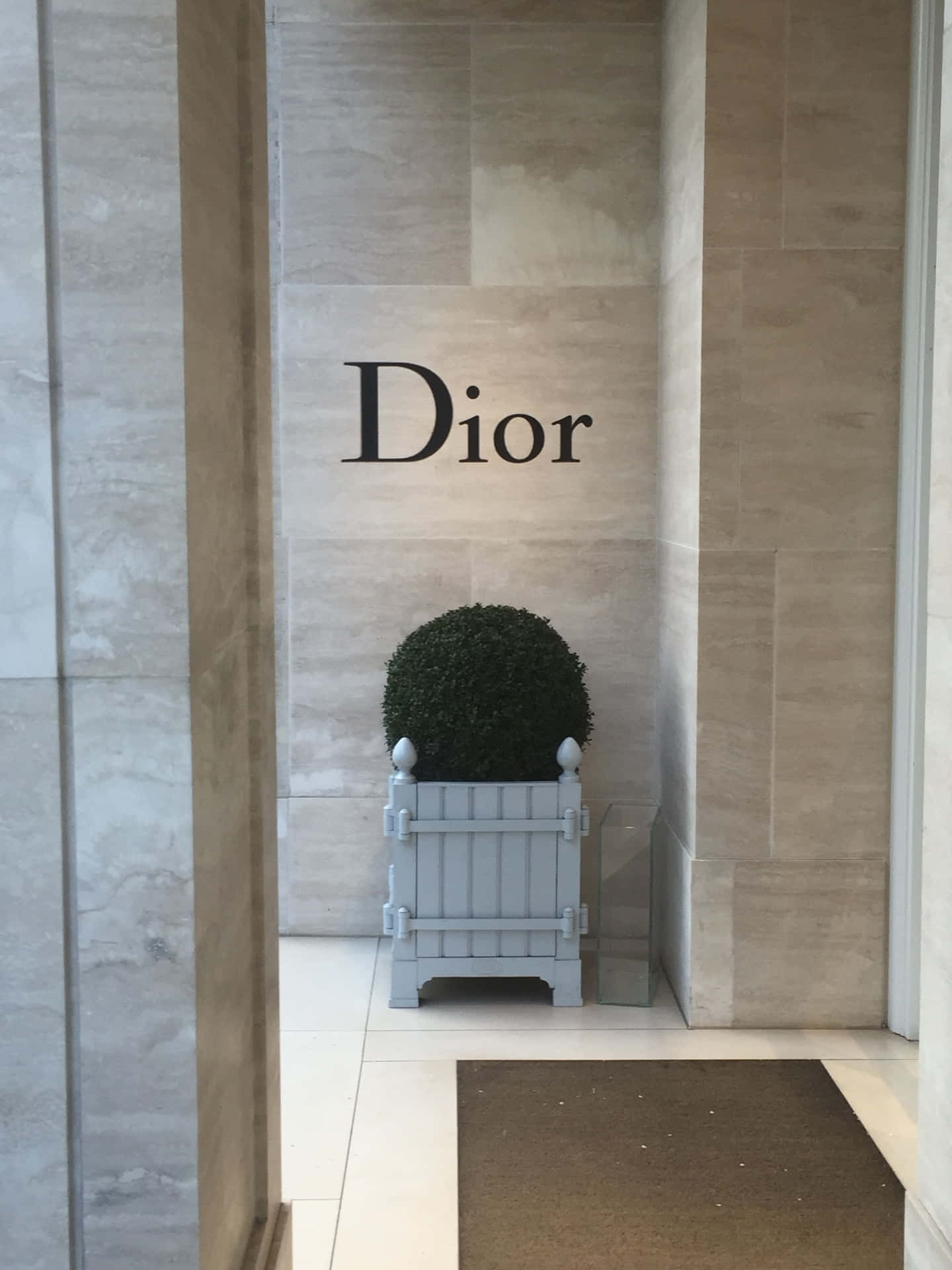 Erhelledeinen Tag Mit Dior!