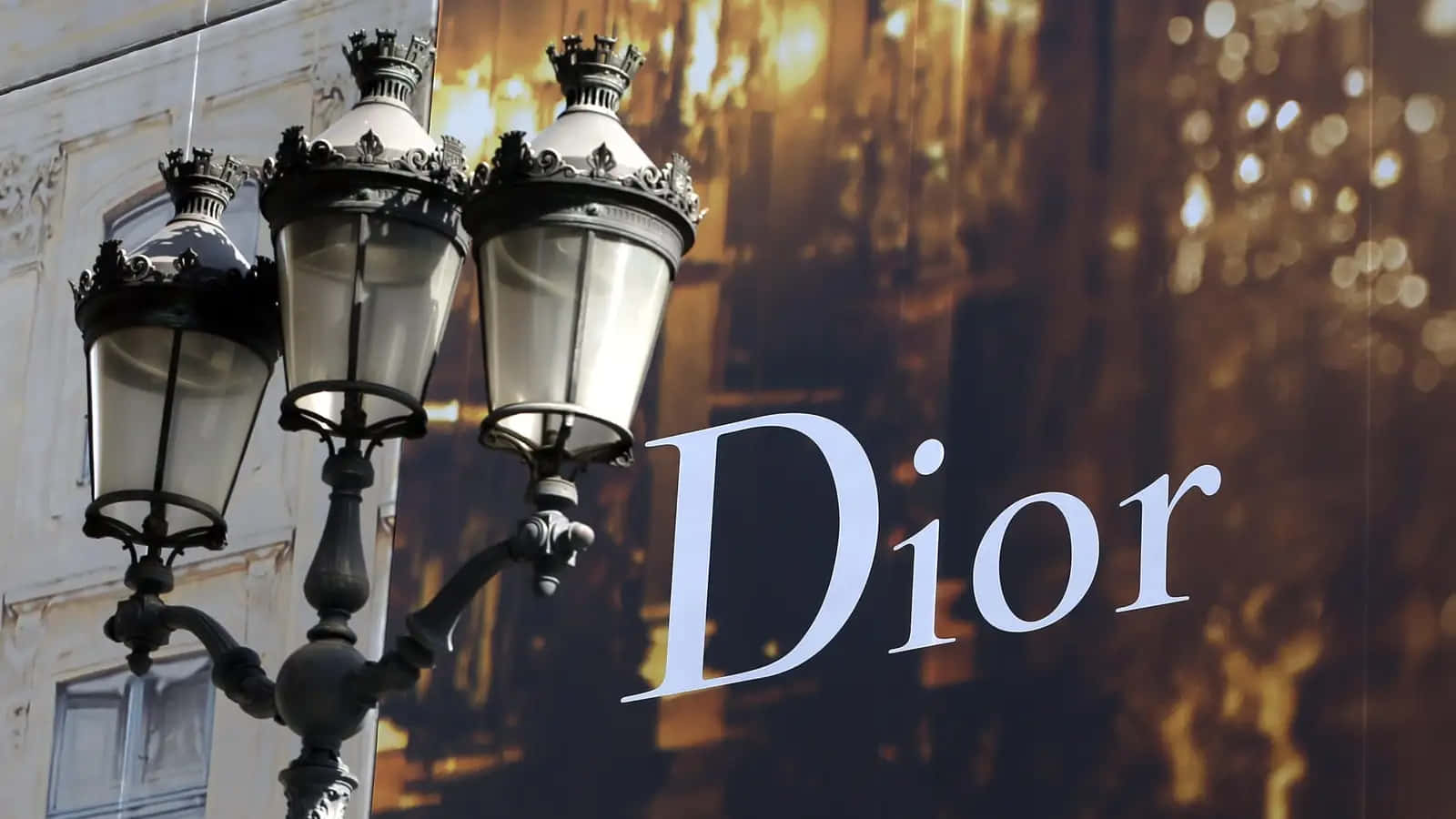 Dior Brand Street Lamps Wallpaper