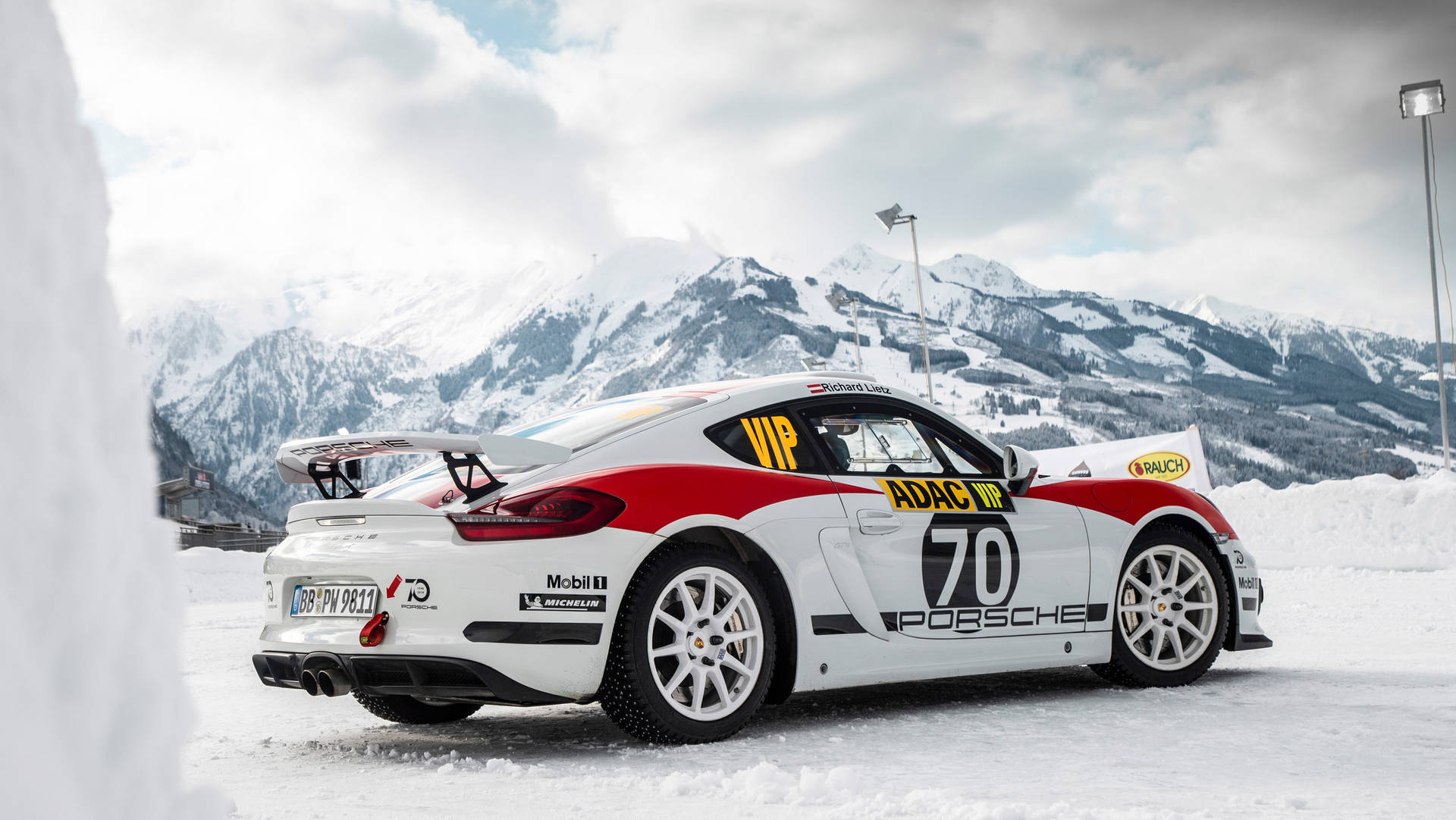 Dirt Rally Porsche Cayman GT4 Nuvaerende Tapet Wallpaper