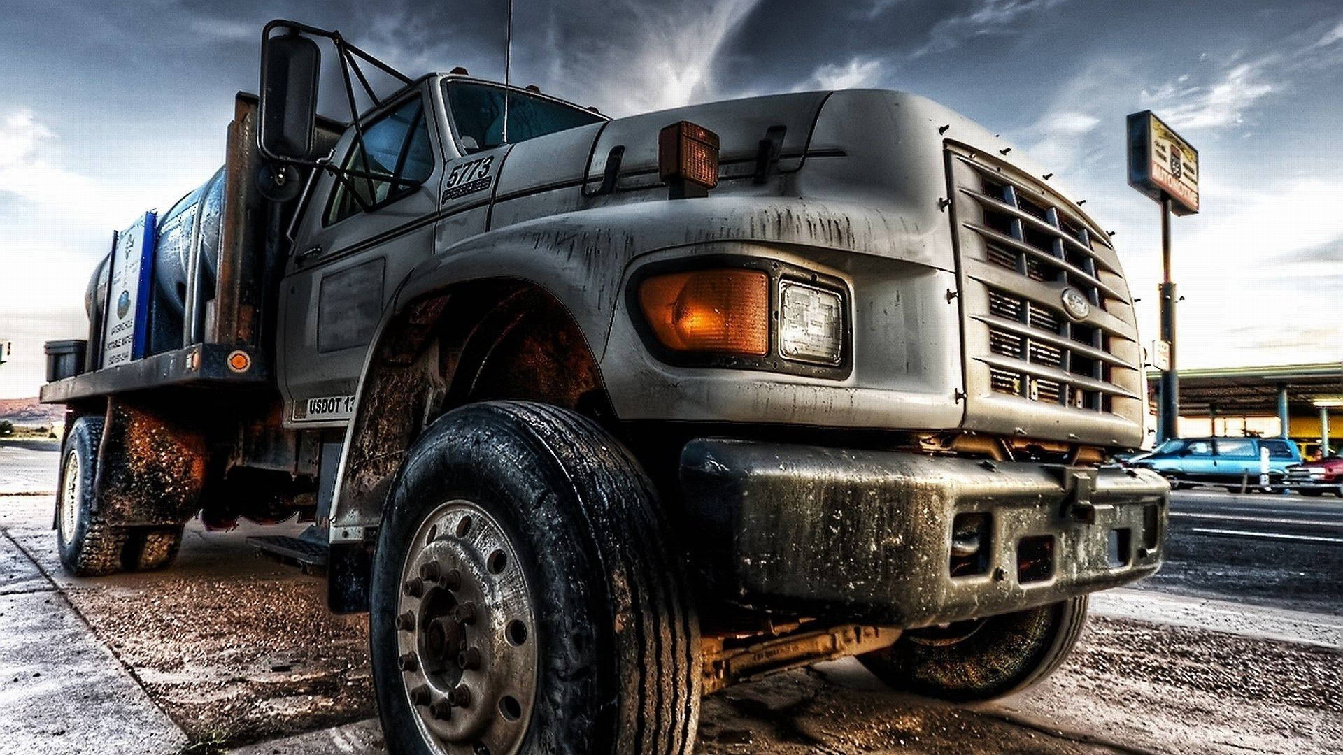 Dirty Gray Cool Truck Wallpaper
