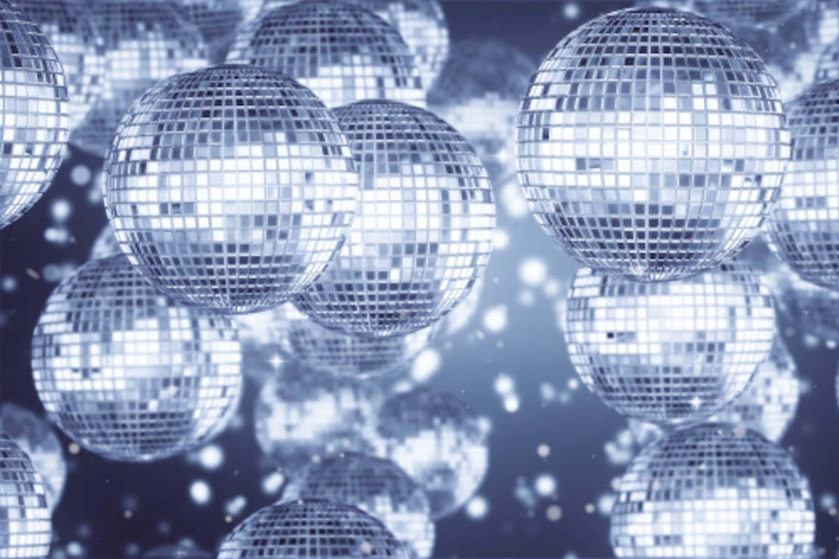 Glødende spejlfeber bolde disco baggrund til skrivebord og mobil