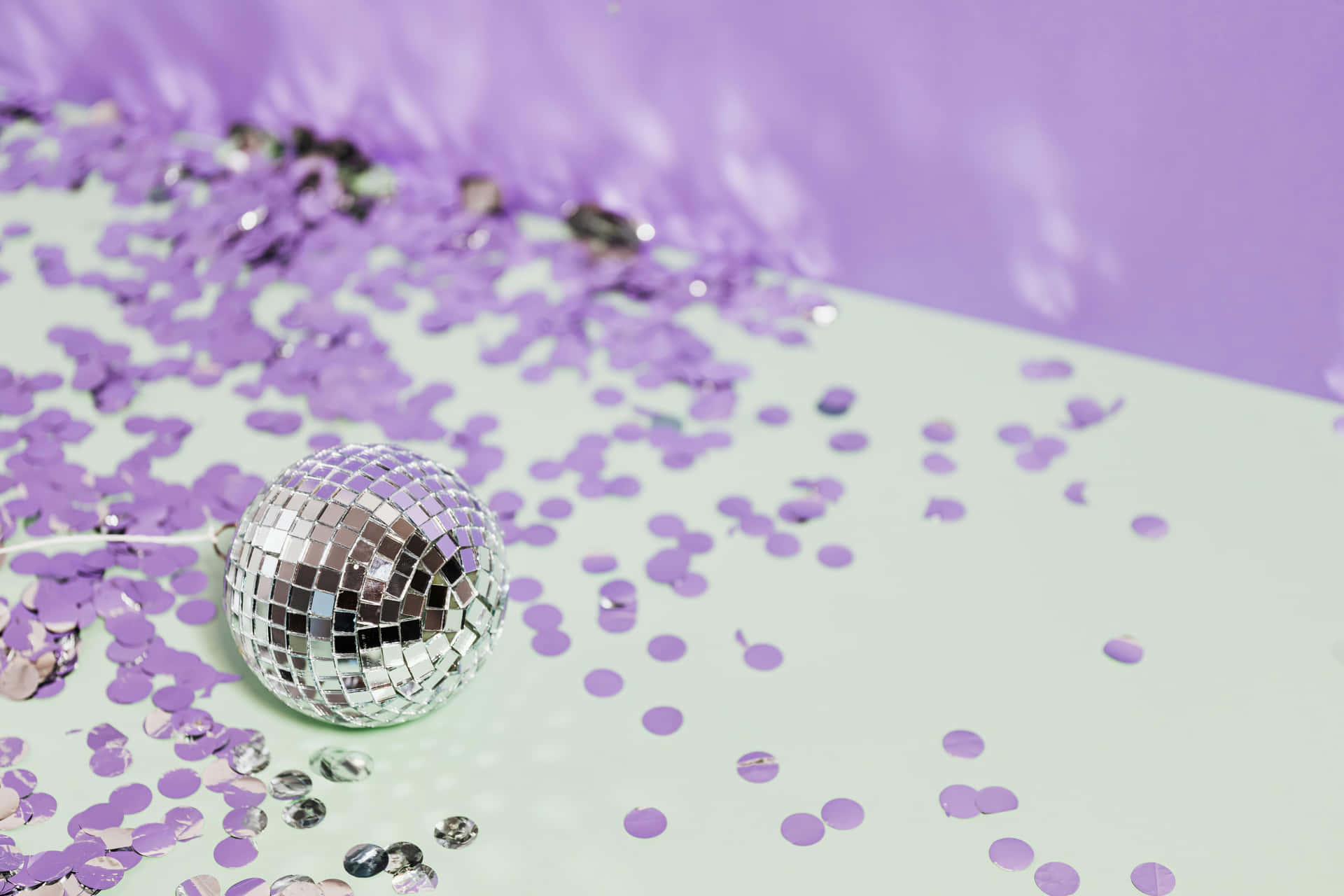 Disco Balland Purple Confetti Wallpaper