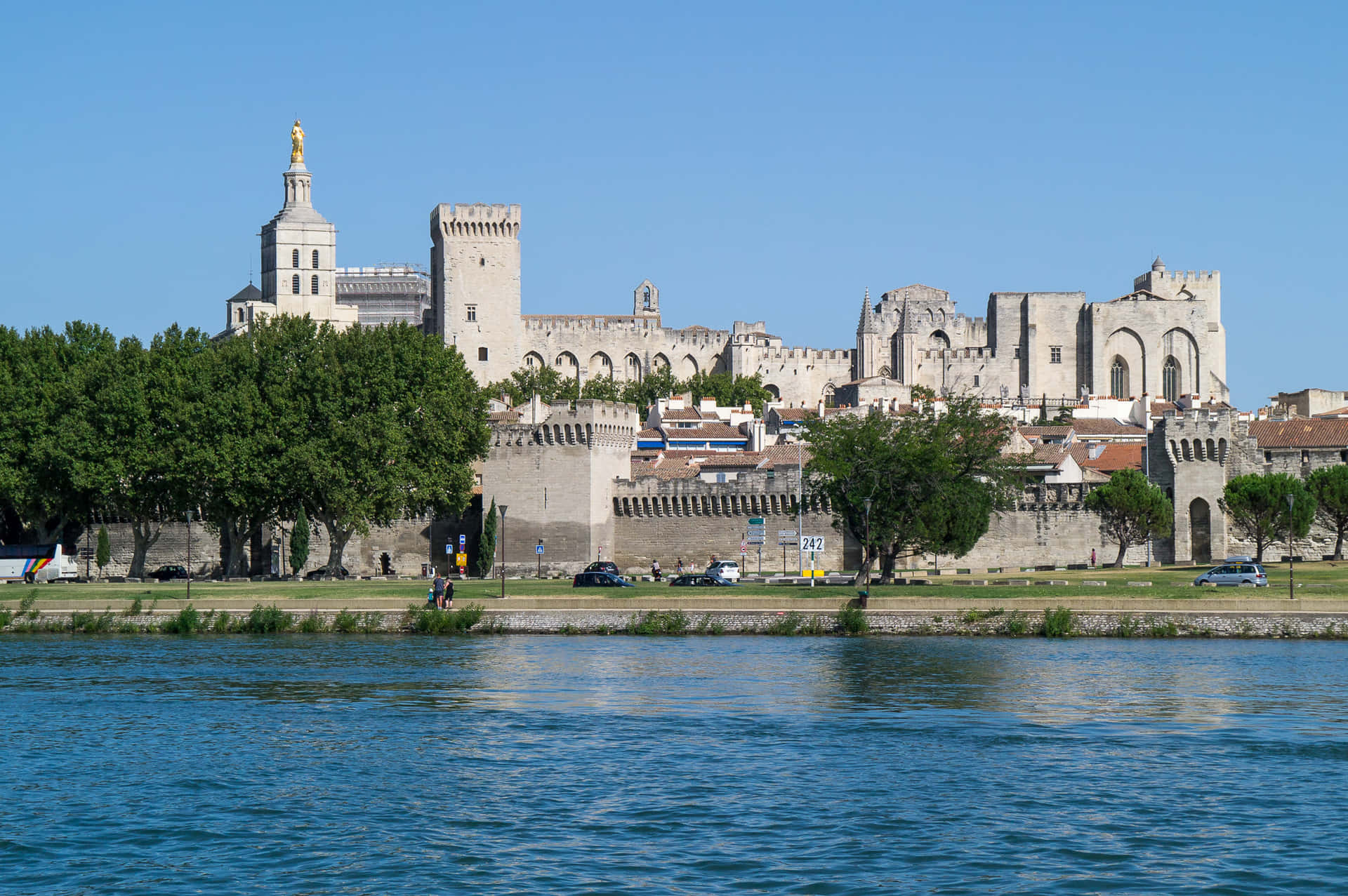 Discover Explore Goblin Avignon Wallpaper